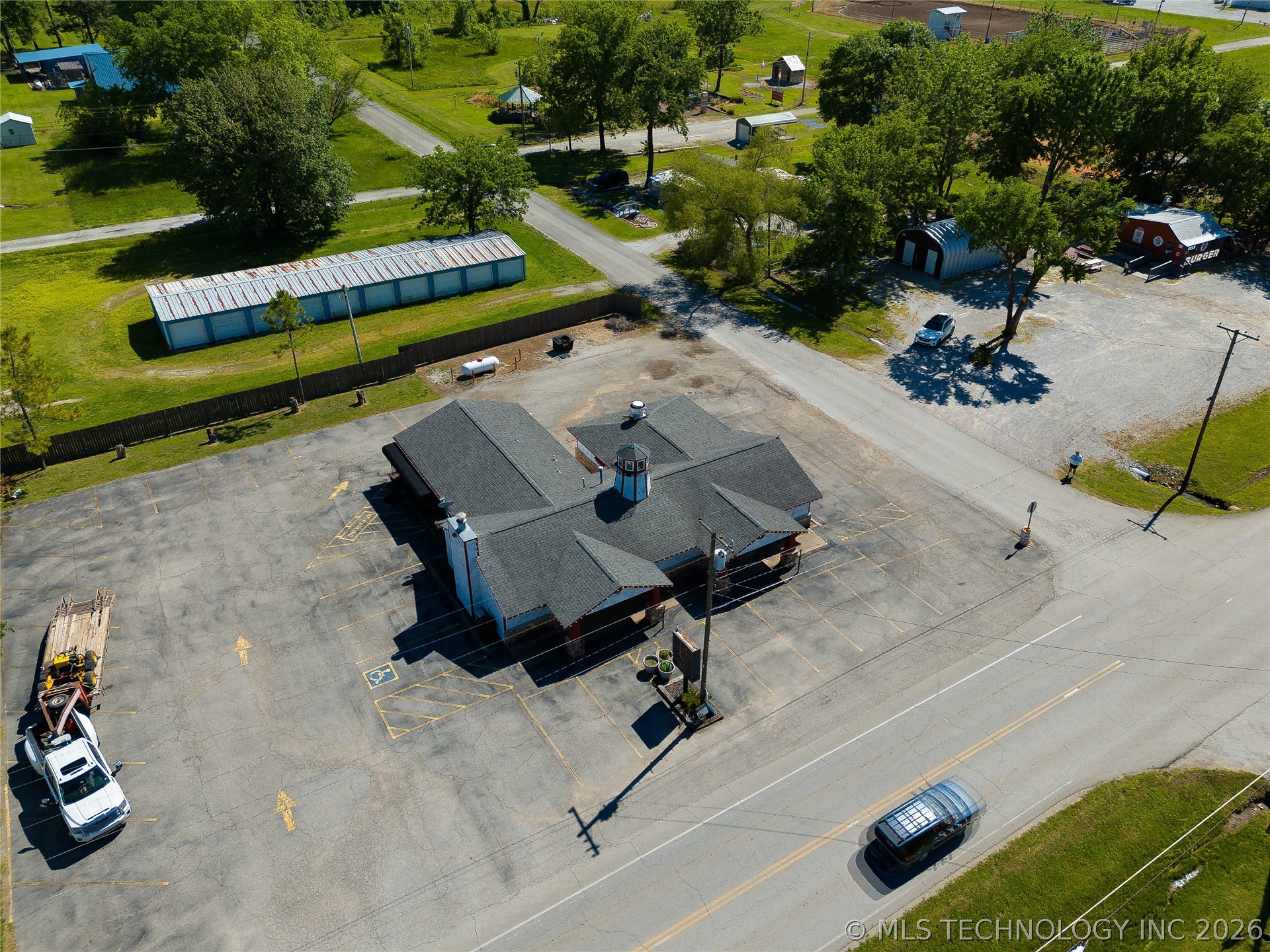 111 W Ketchum Avenue Property Photo 10