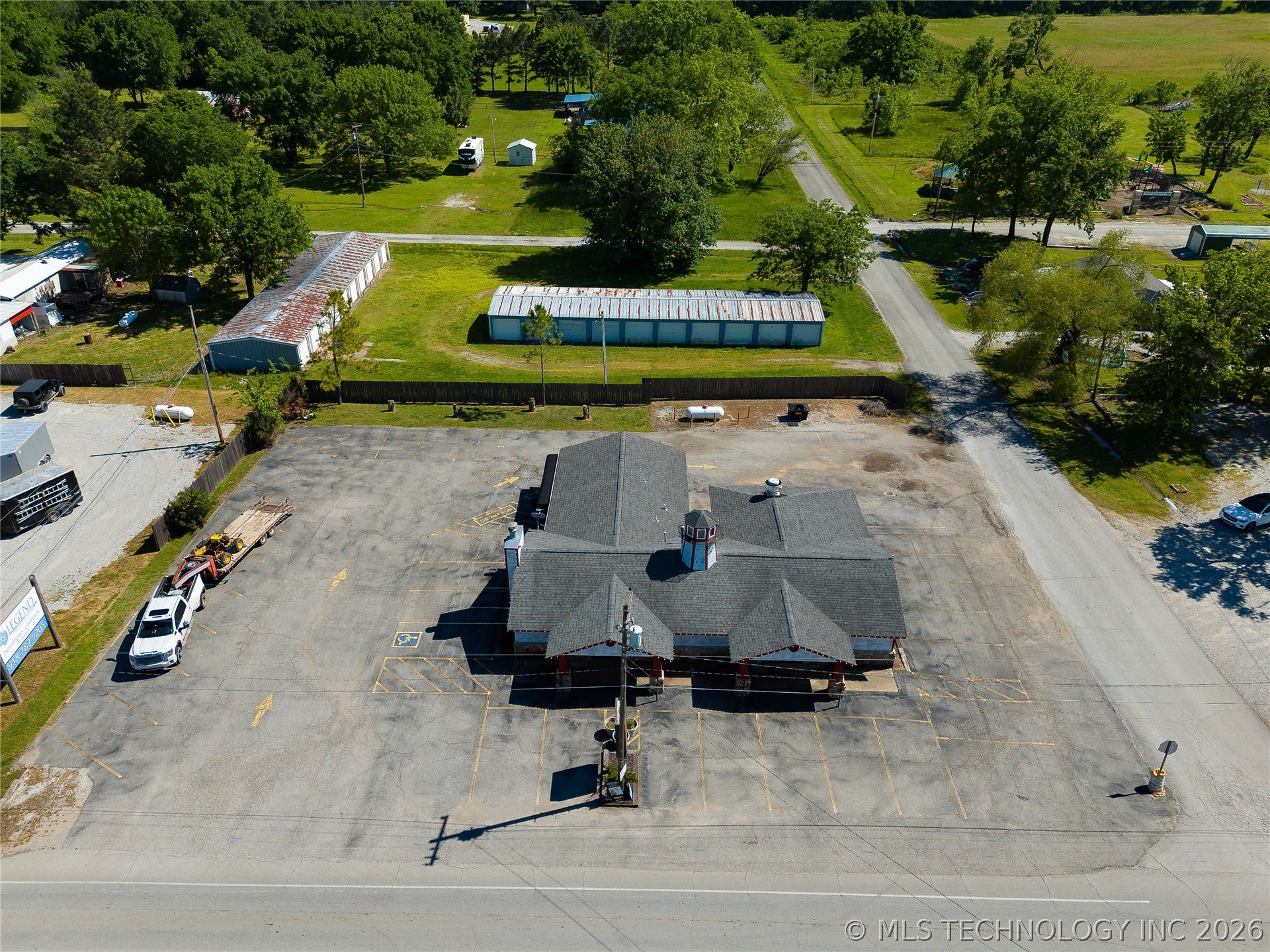 111 W Ketchum Avenue Property Photo 12