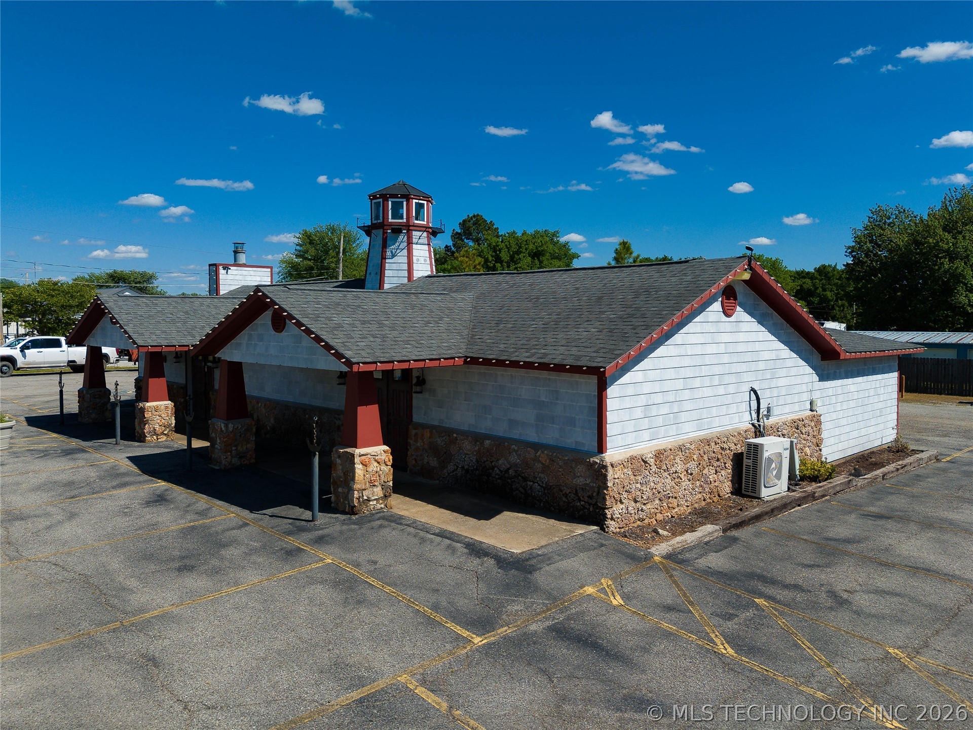 111 W Ketchum Avenue Property Photo 15