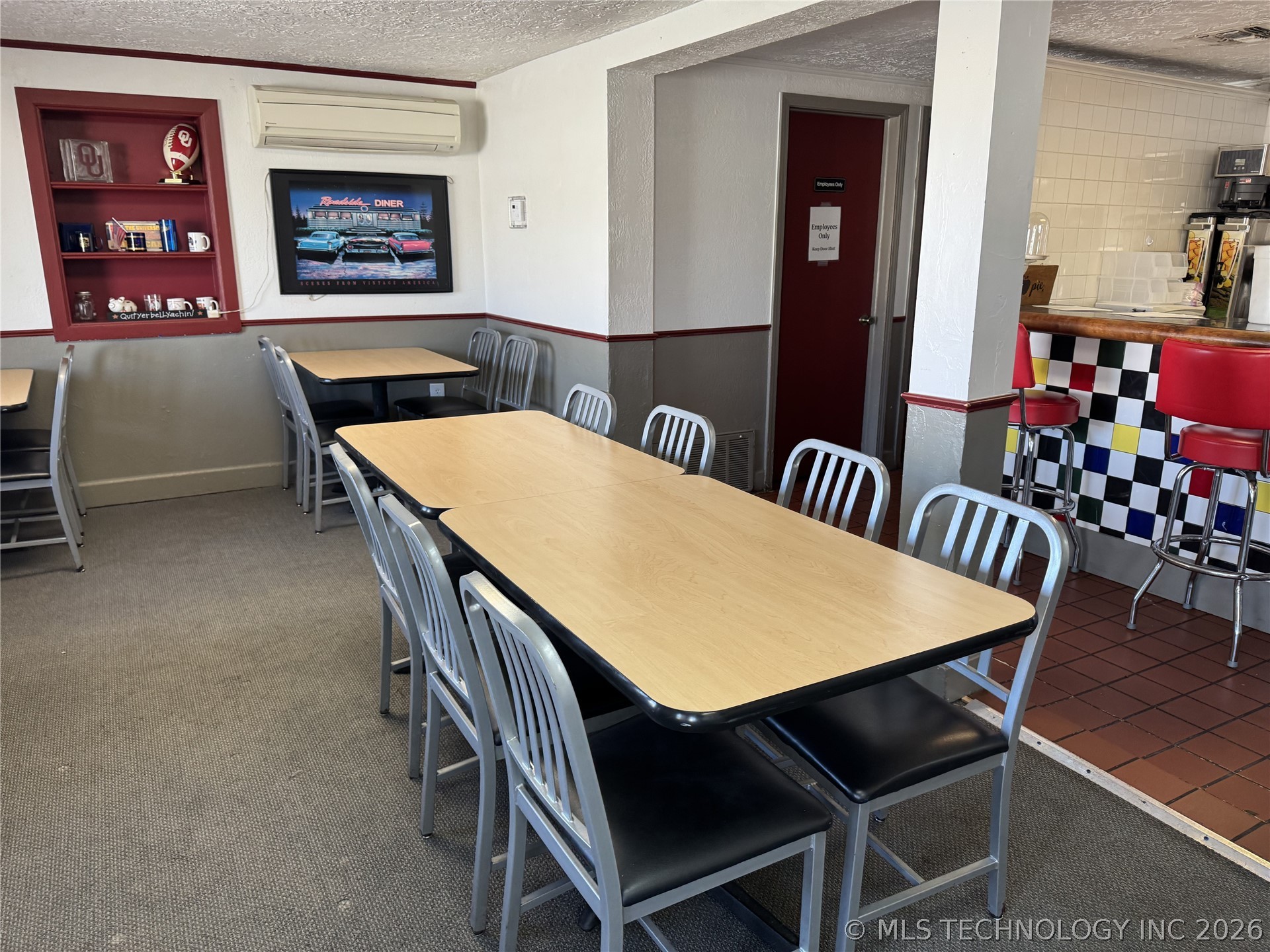 293 Ketchum Boulevard Property Photo 6