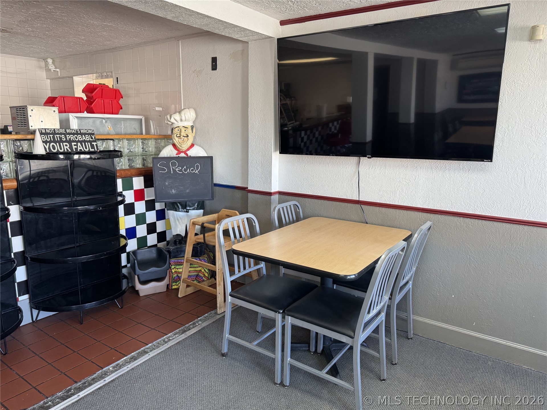 293 Ketchum Boulevard Property Photo 7
