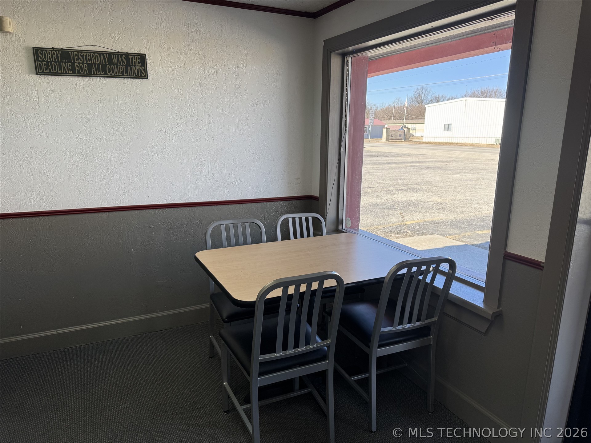 293 Ketchum Boulevard Property Photo 8
