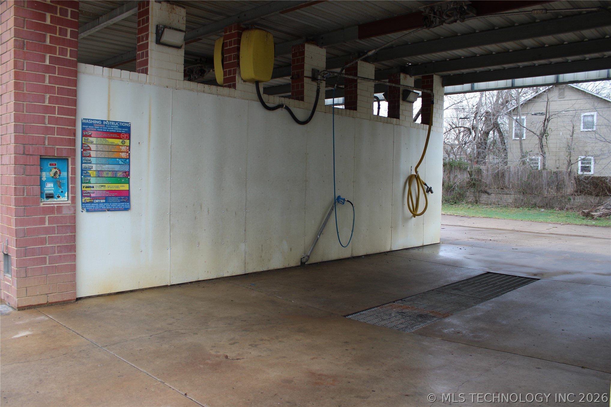 1806 W Broadway Street Property Photo 10