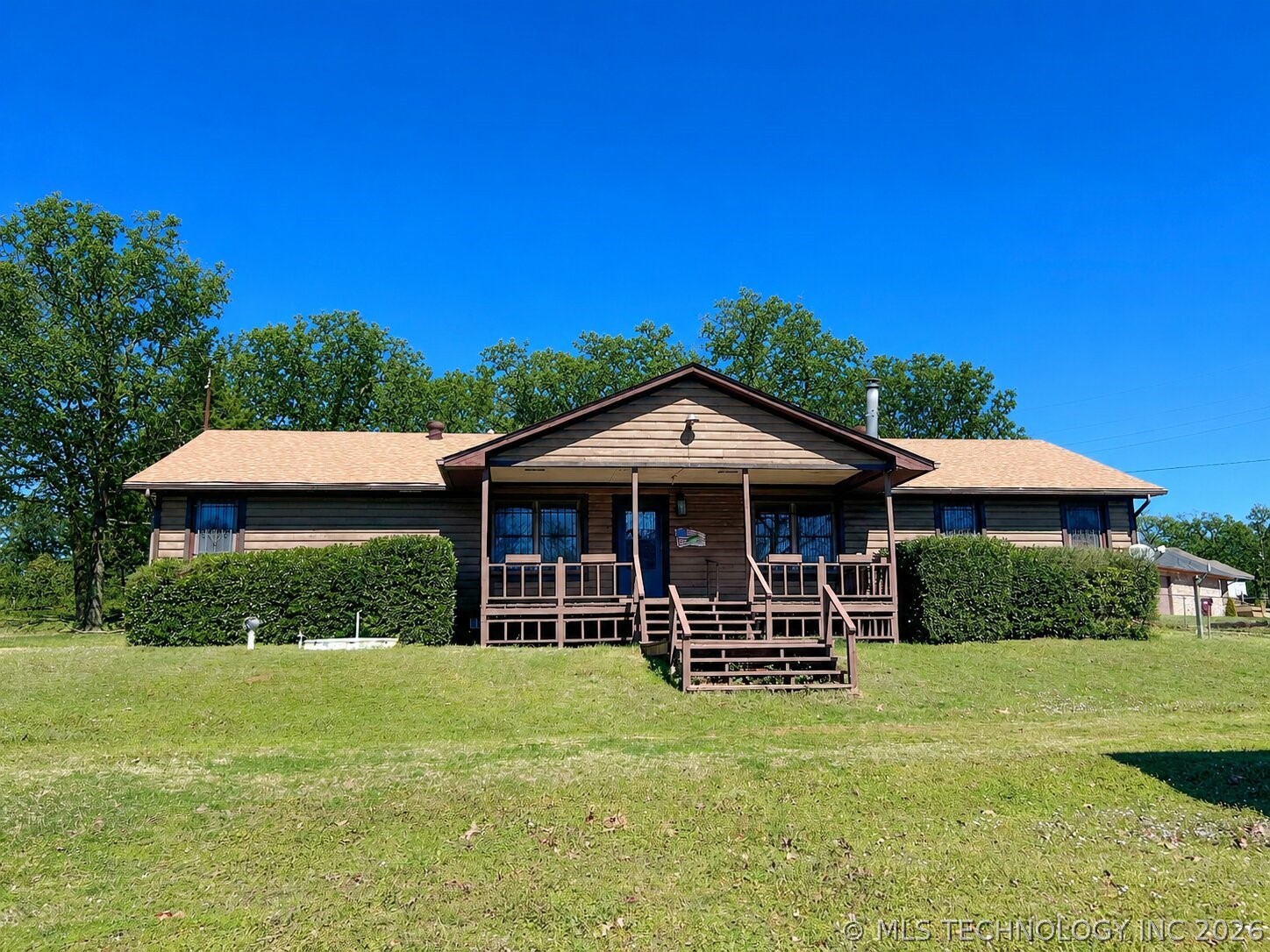 589 Mohawk Drive Property Photo 1