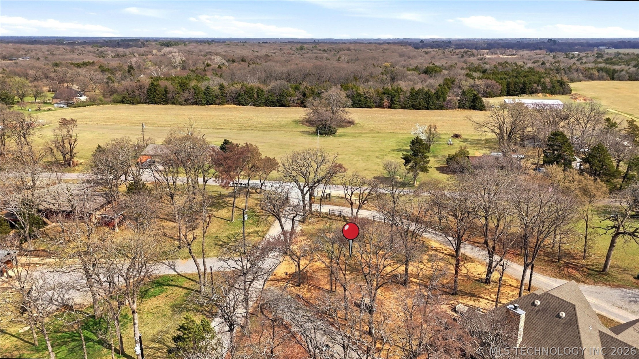 13 Oak Property Photo 6