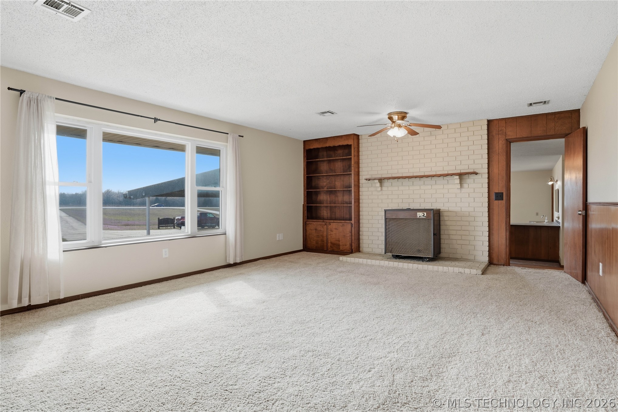 12192 S Highway 64 Property Photo 5