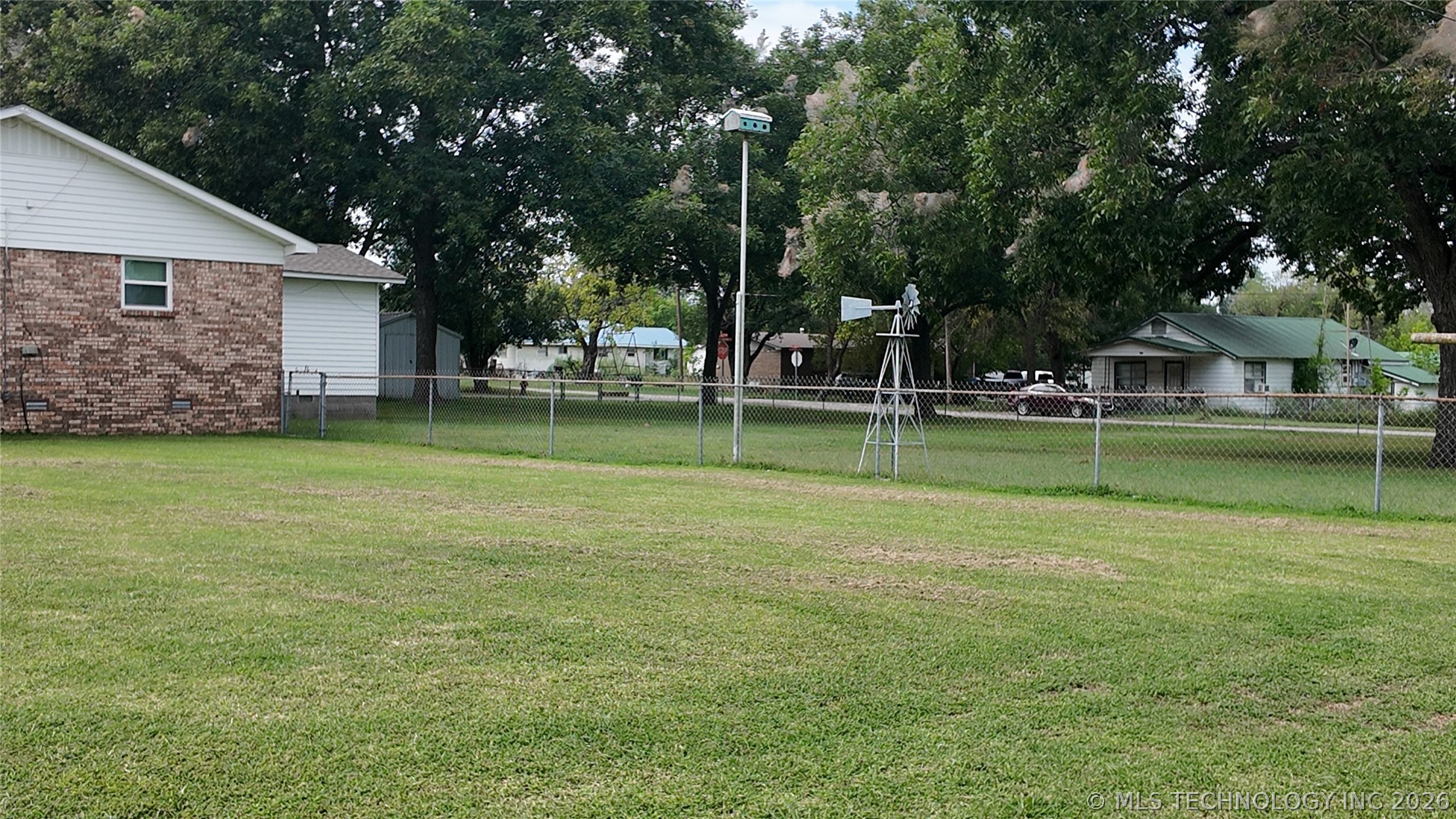 301 N County Line Property Photo 6