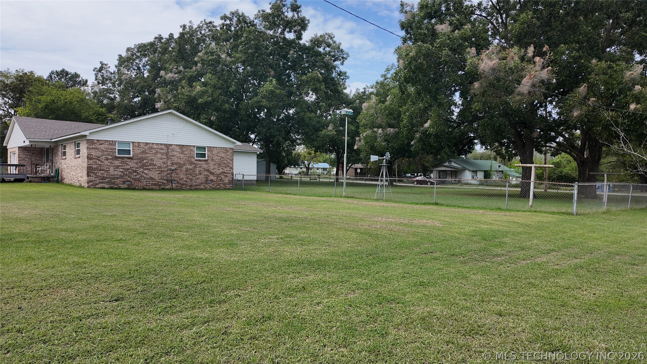 301 N County Line Property Photo 7