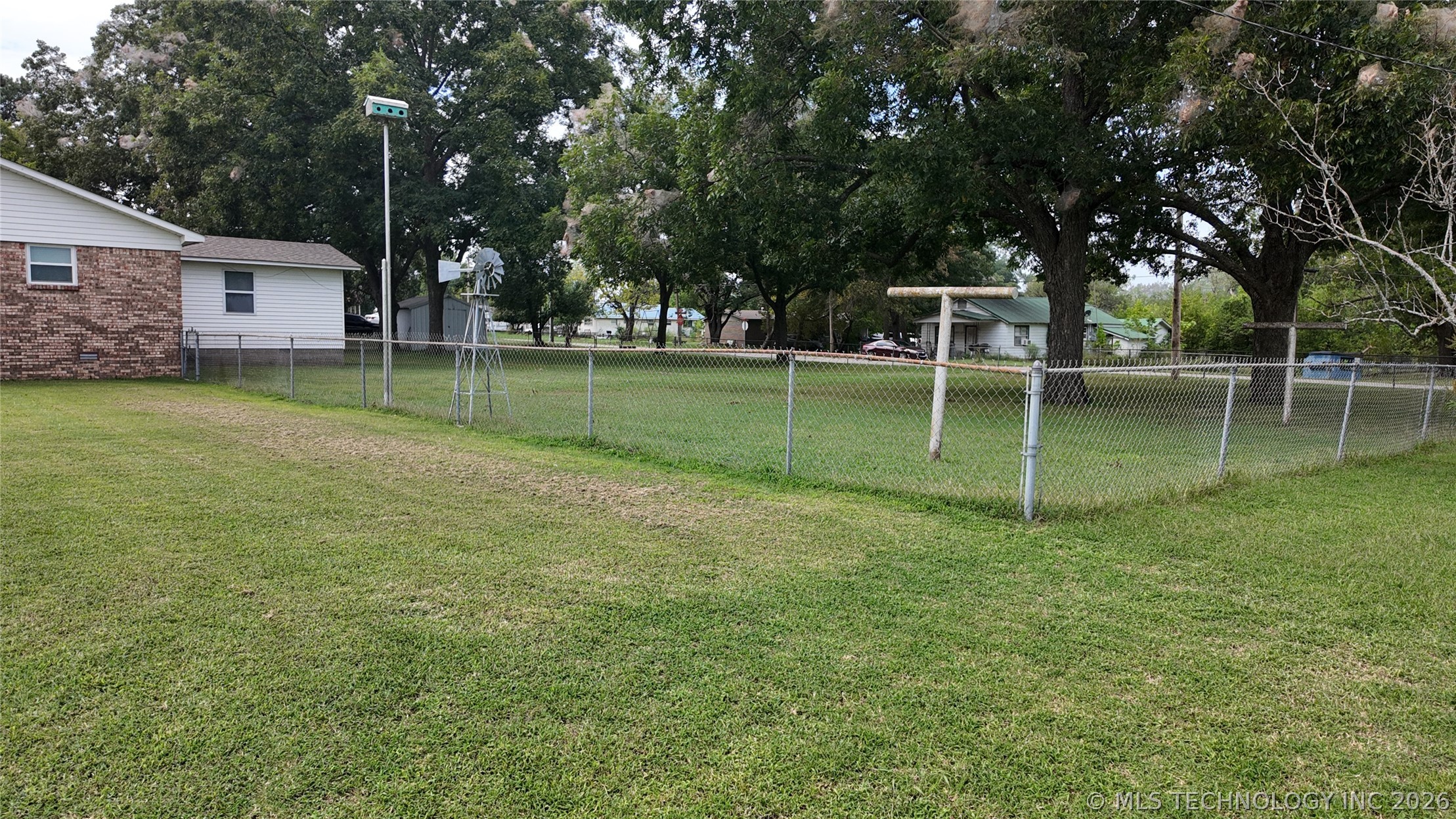 301 N County Line Property Photo 8