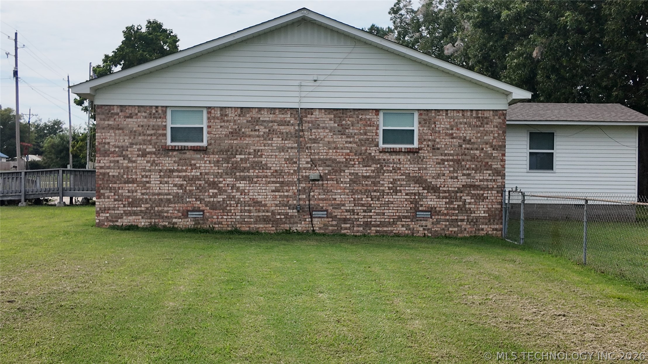 301 N County Line Property Photo 10