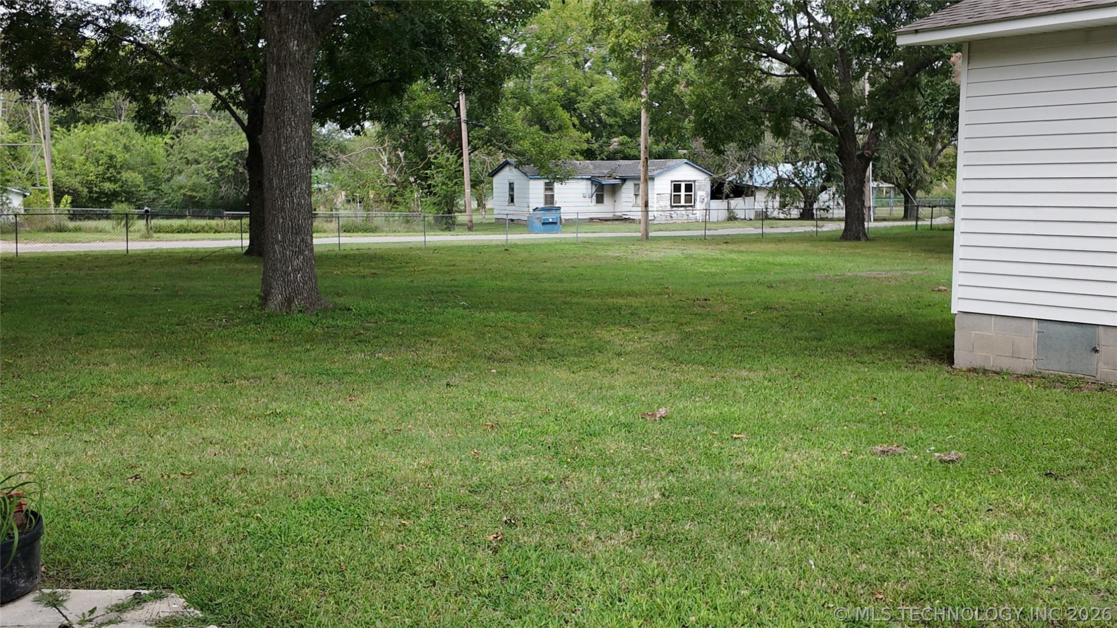 301 N County Line Property Photo 11