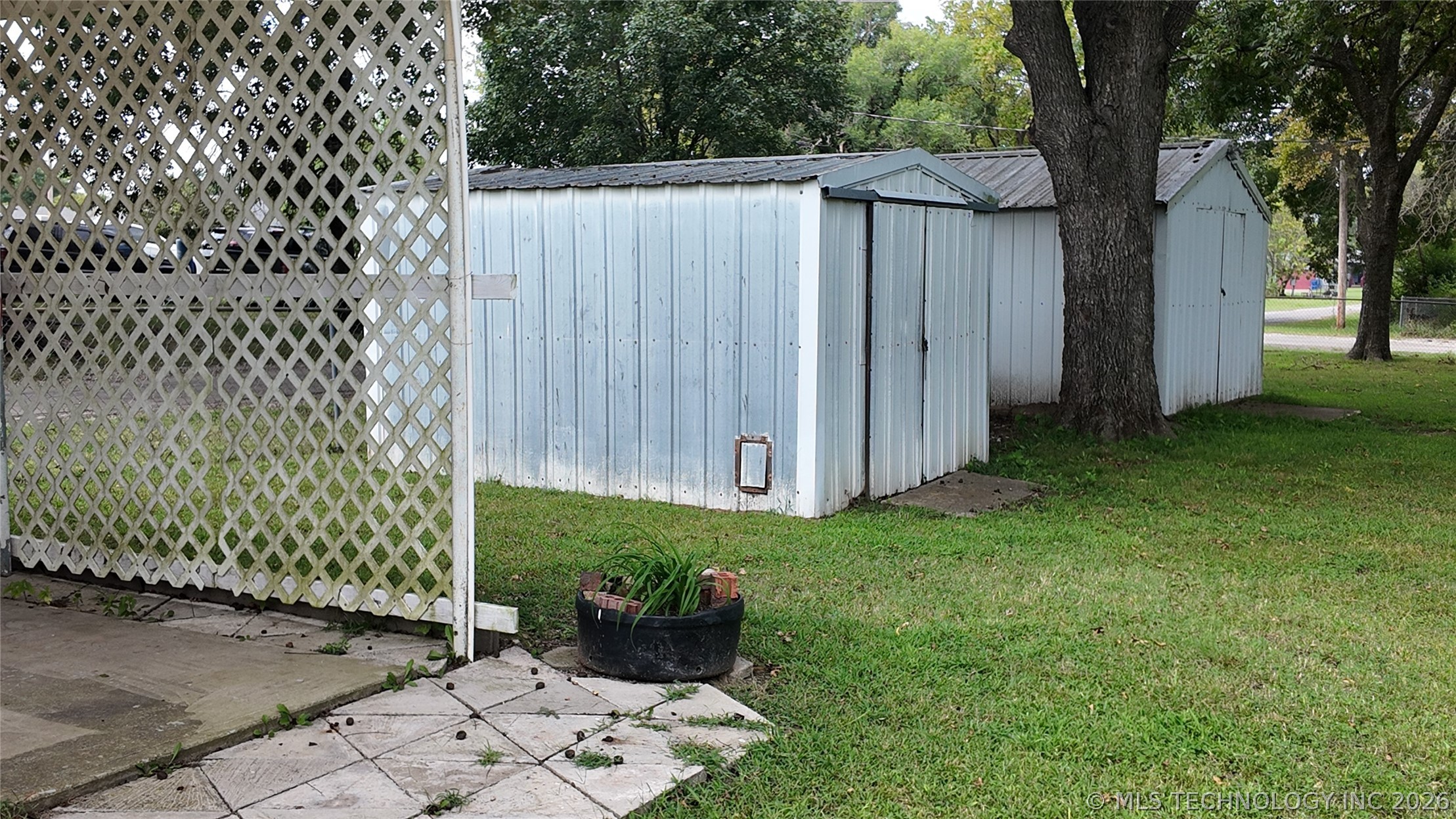 301 N County Line Property Photo 12