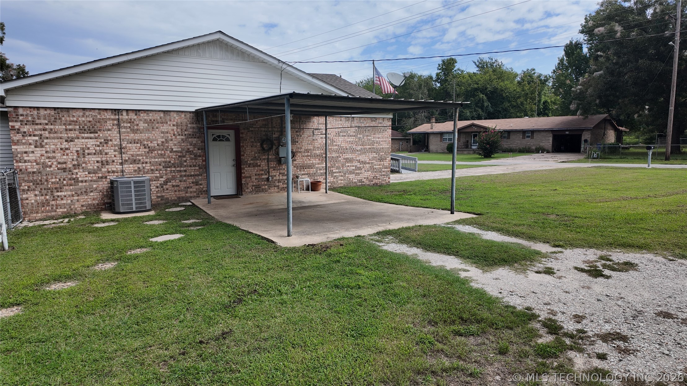 301 N County Line Property Photo 14