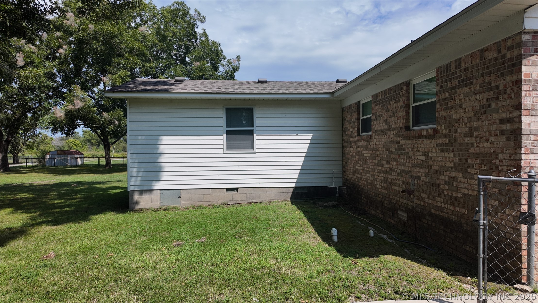 301 N County Line Property Photo 55