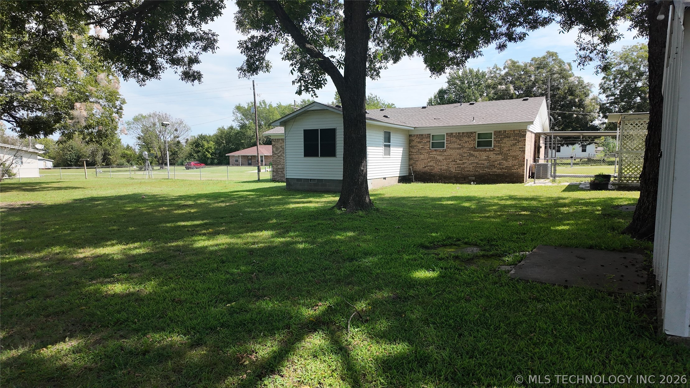 301 N County Line Property Photo 61