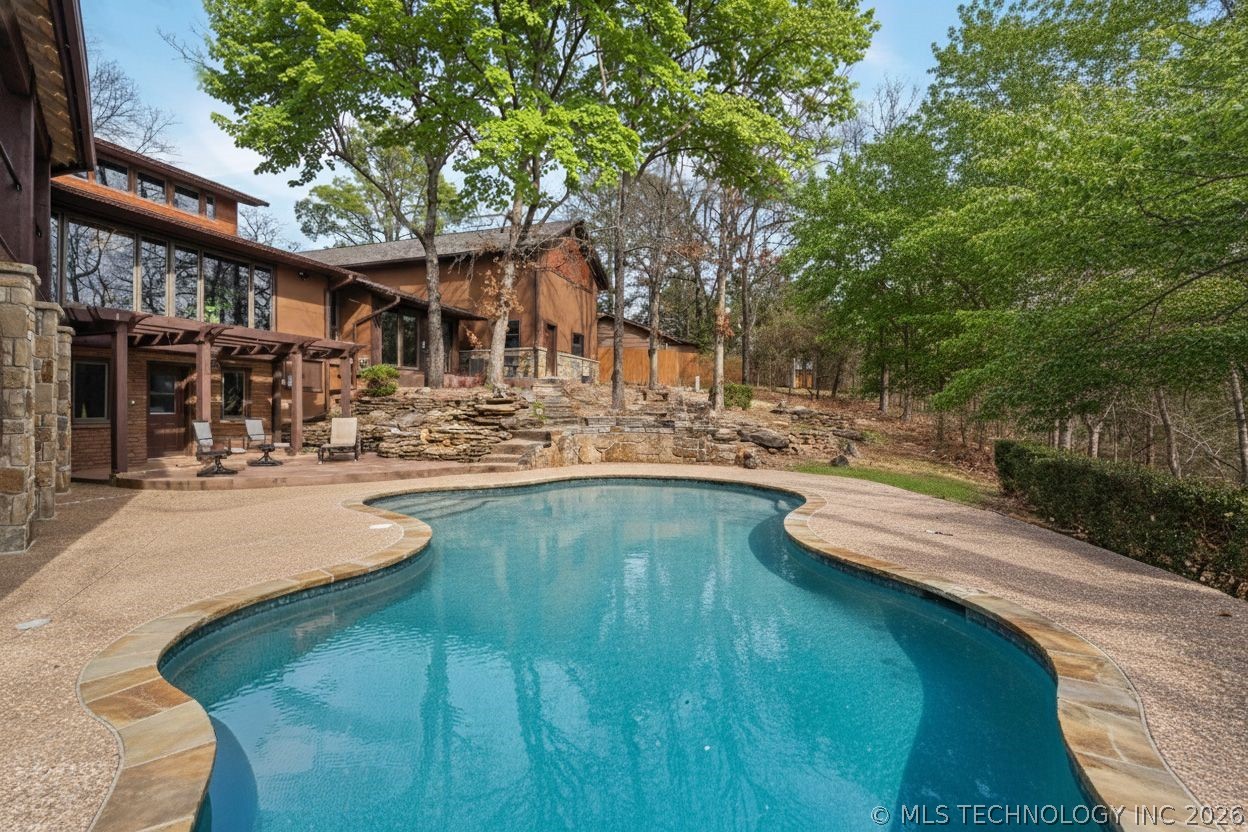 1808 Queens Way Property Photo 2