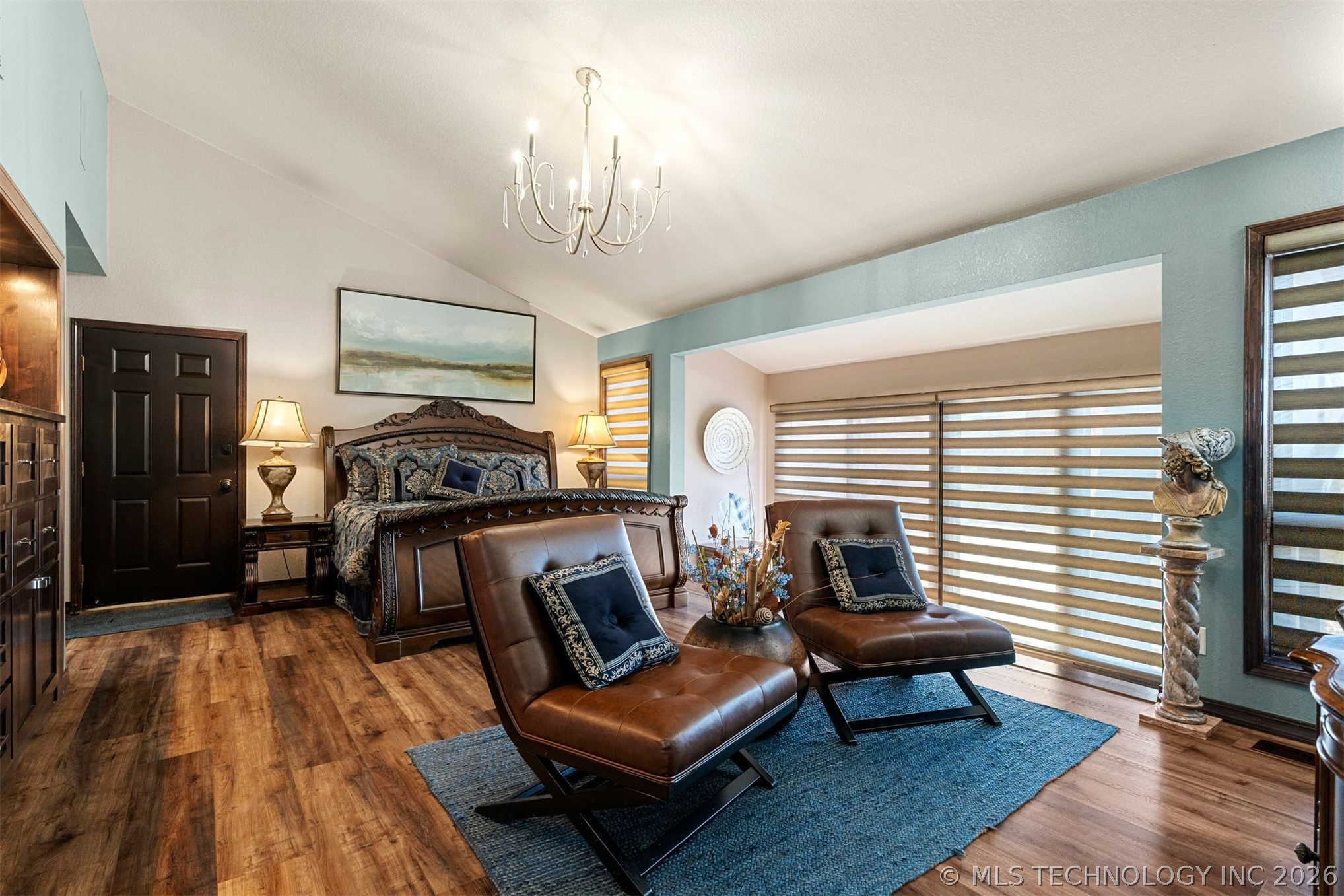 1808 Queens Way Property Photo 8