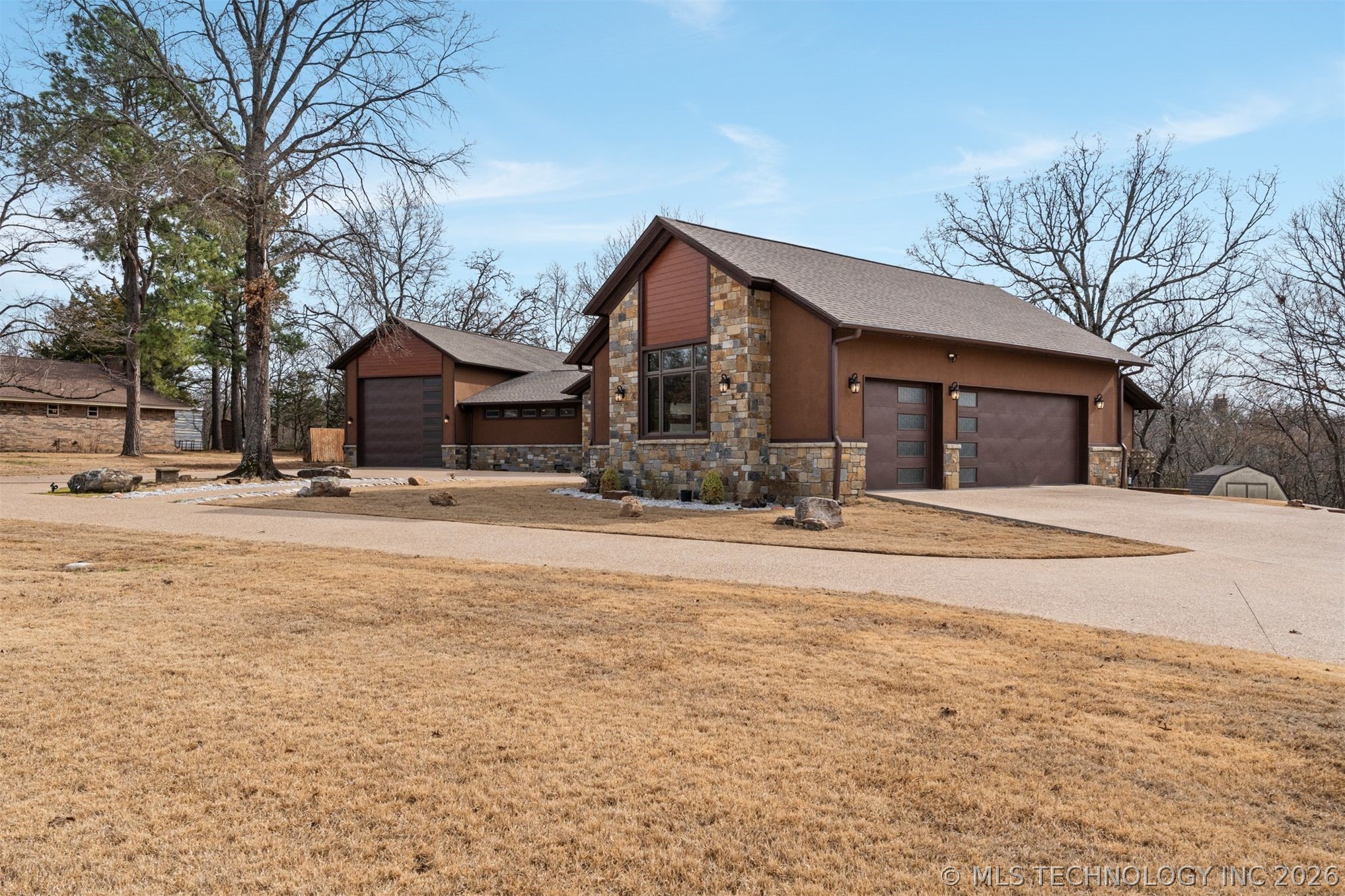 1808 Queens Way Property Photo 10