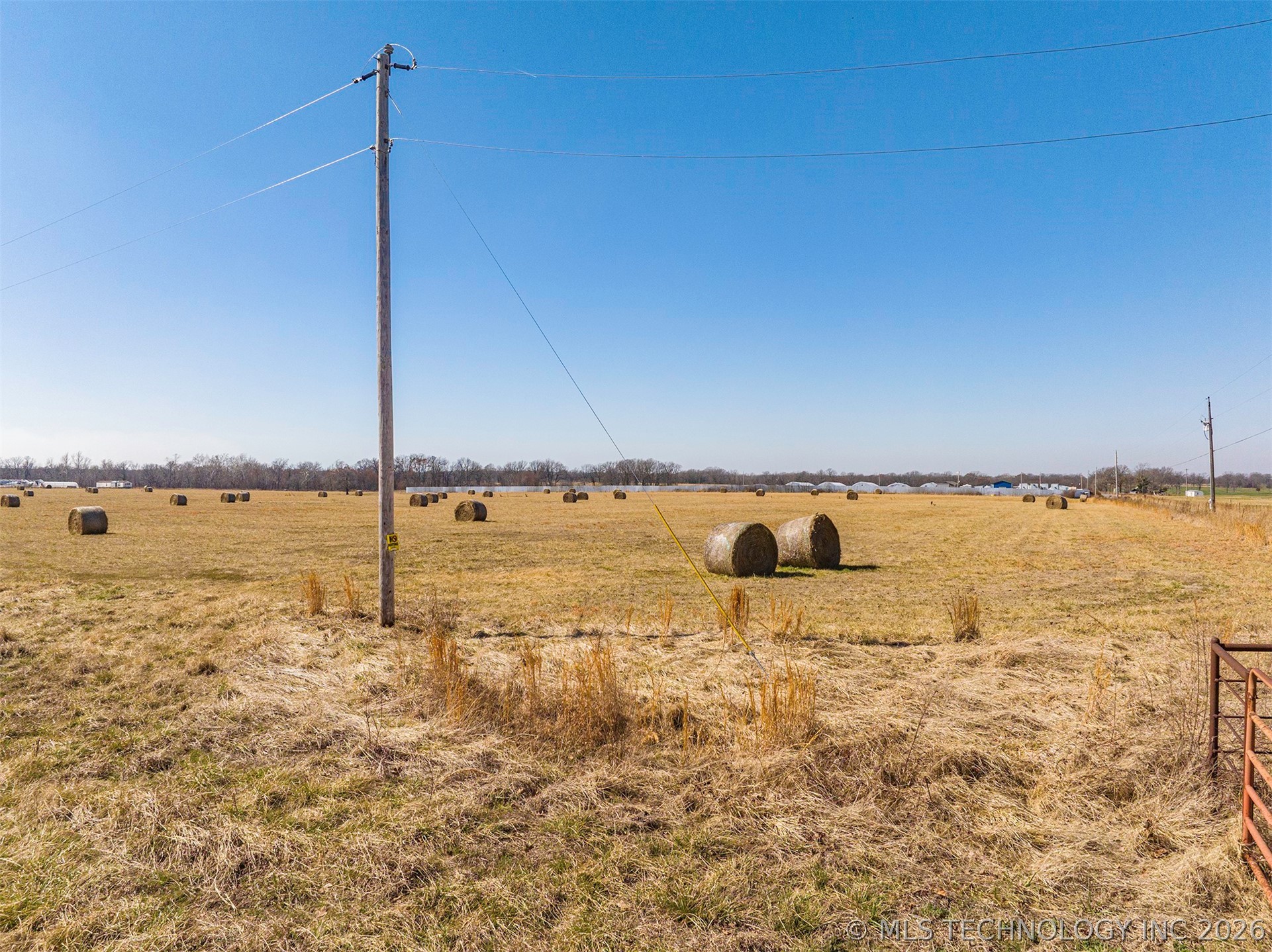 17583 E 390 Road Property Photo 5
