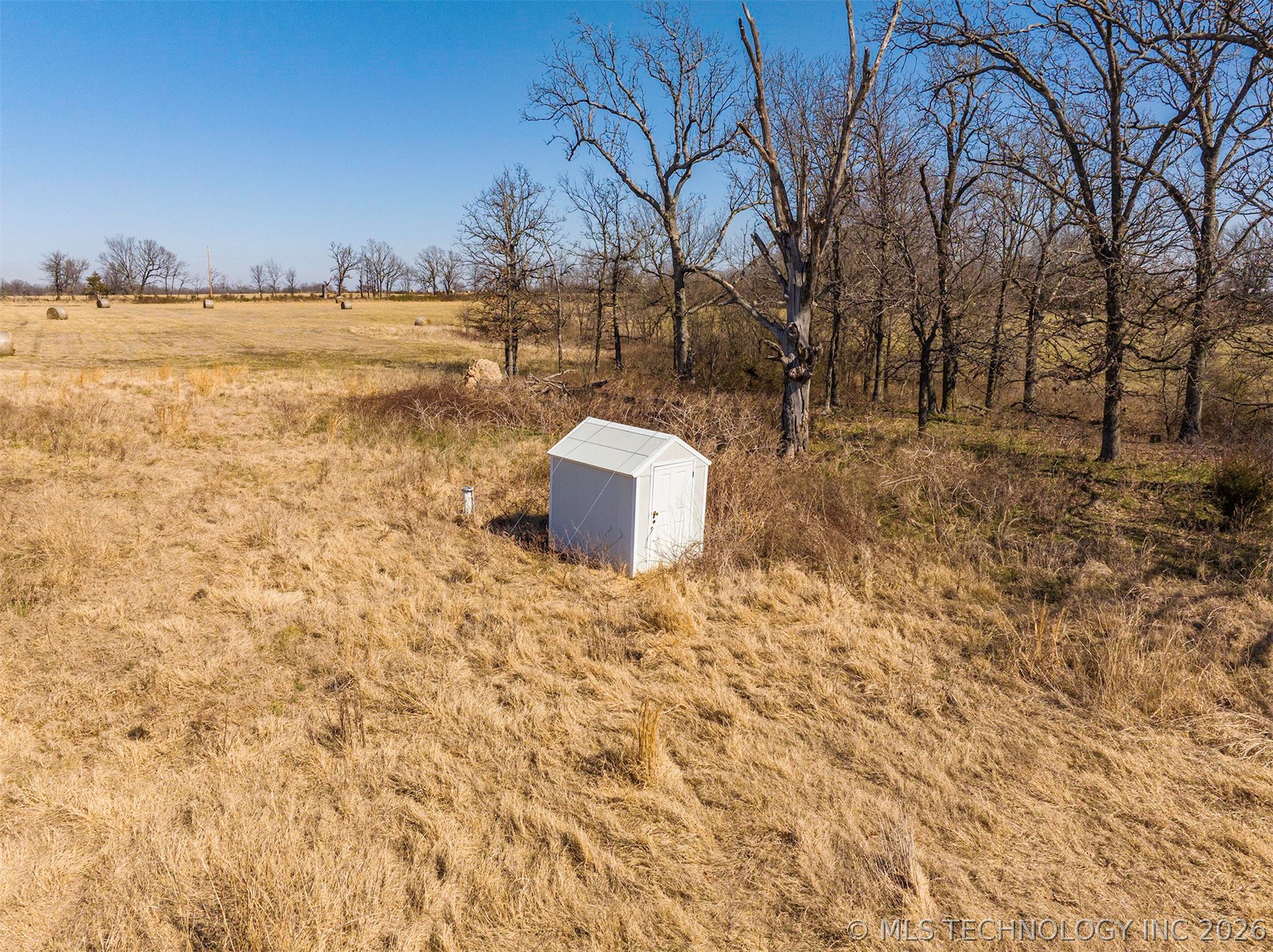 17583 E 390 Road Property Photo 9