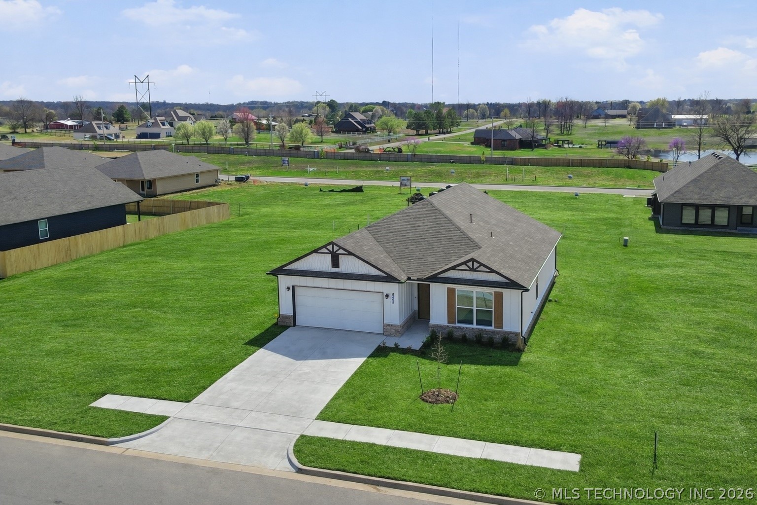8505 E Ft Worth Street Property Photo 2