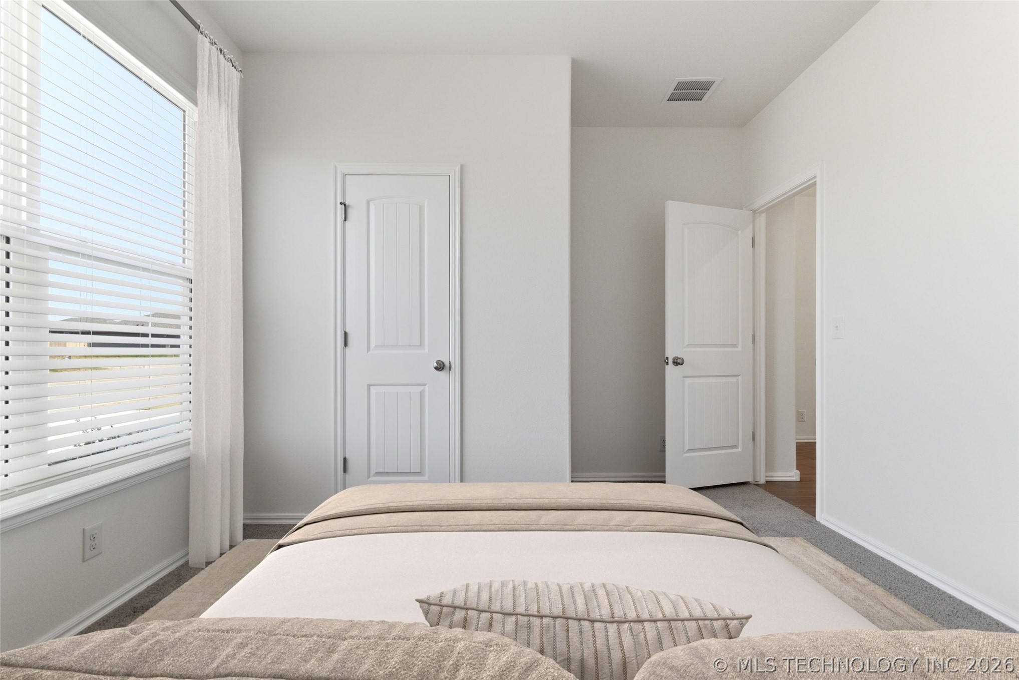 8505 E Ft Worth Street Property Photo 5