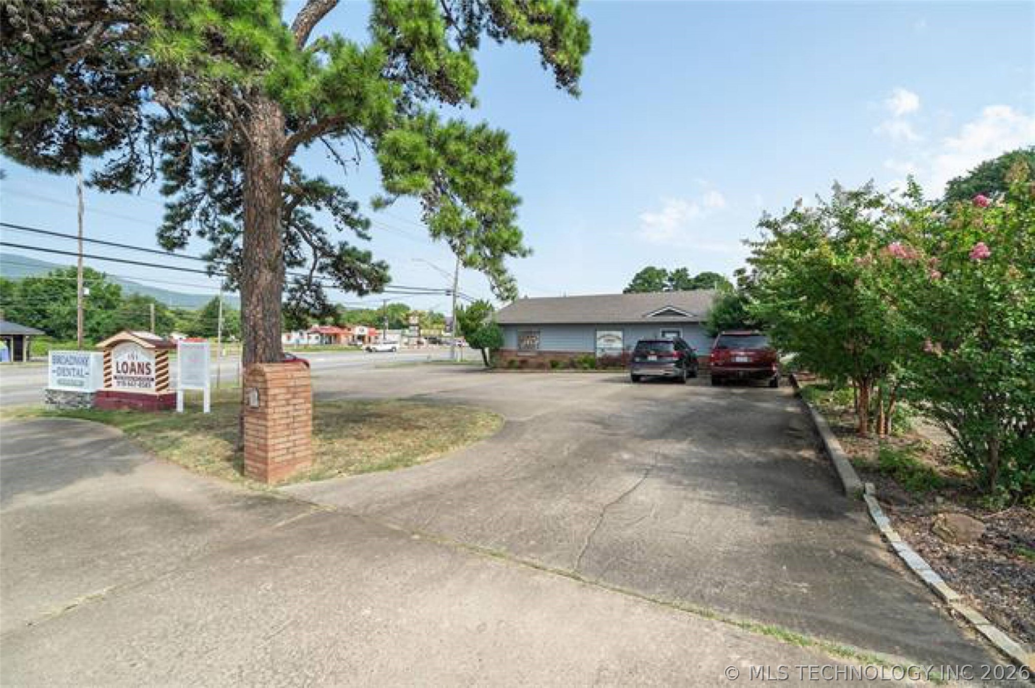 2104 N Broadway Street B Property Photo 4