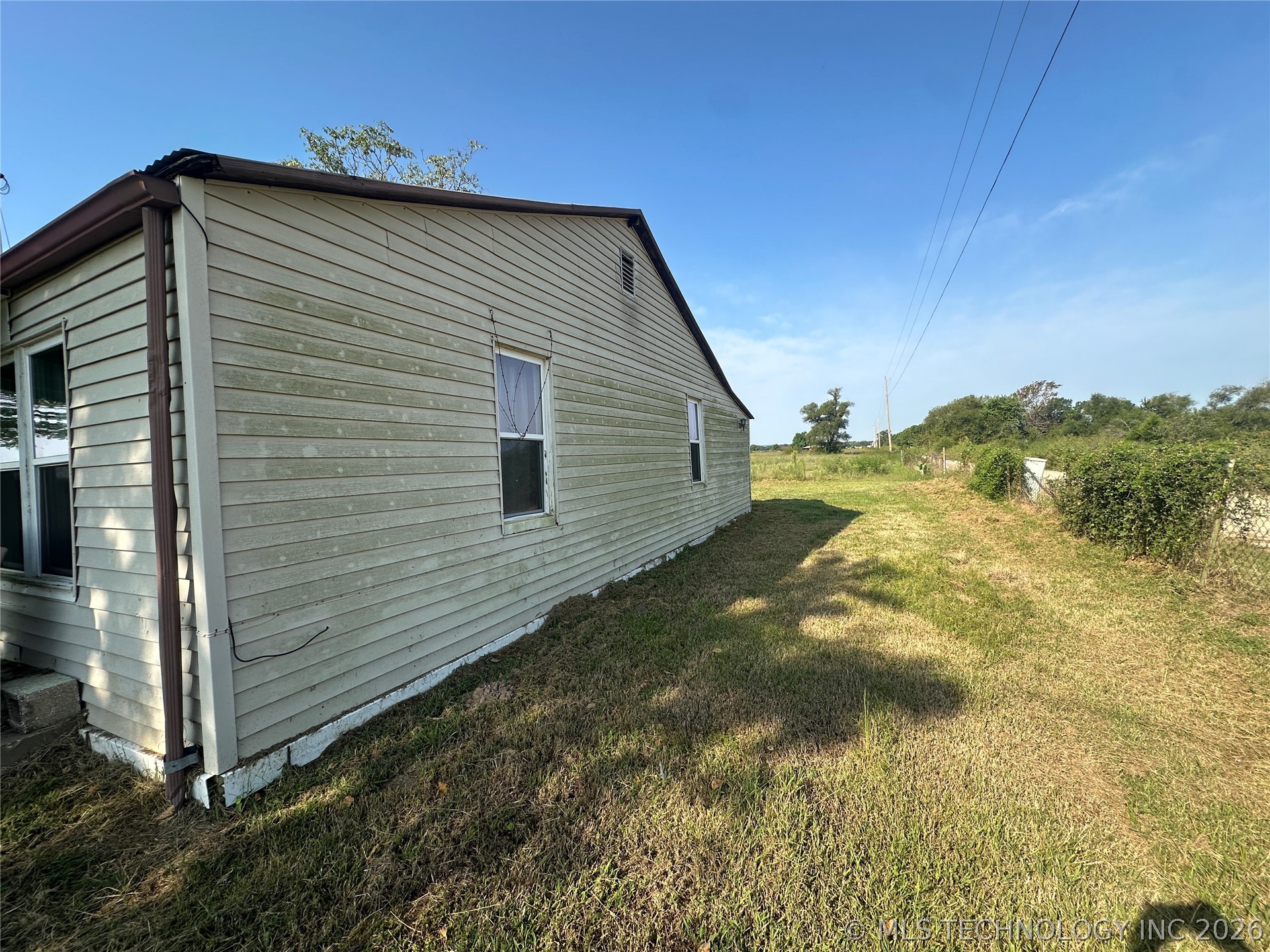 410800 E 1135 Road Property Photo 4