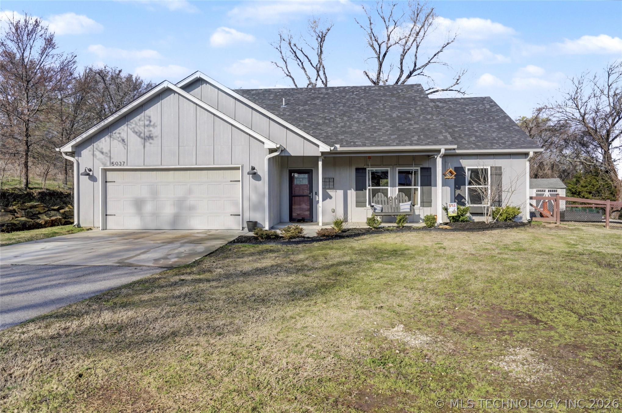 5037 W Hilton Road Property Photo 1