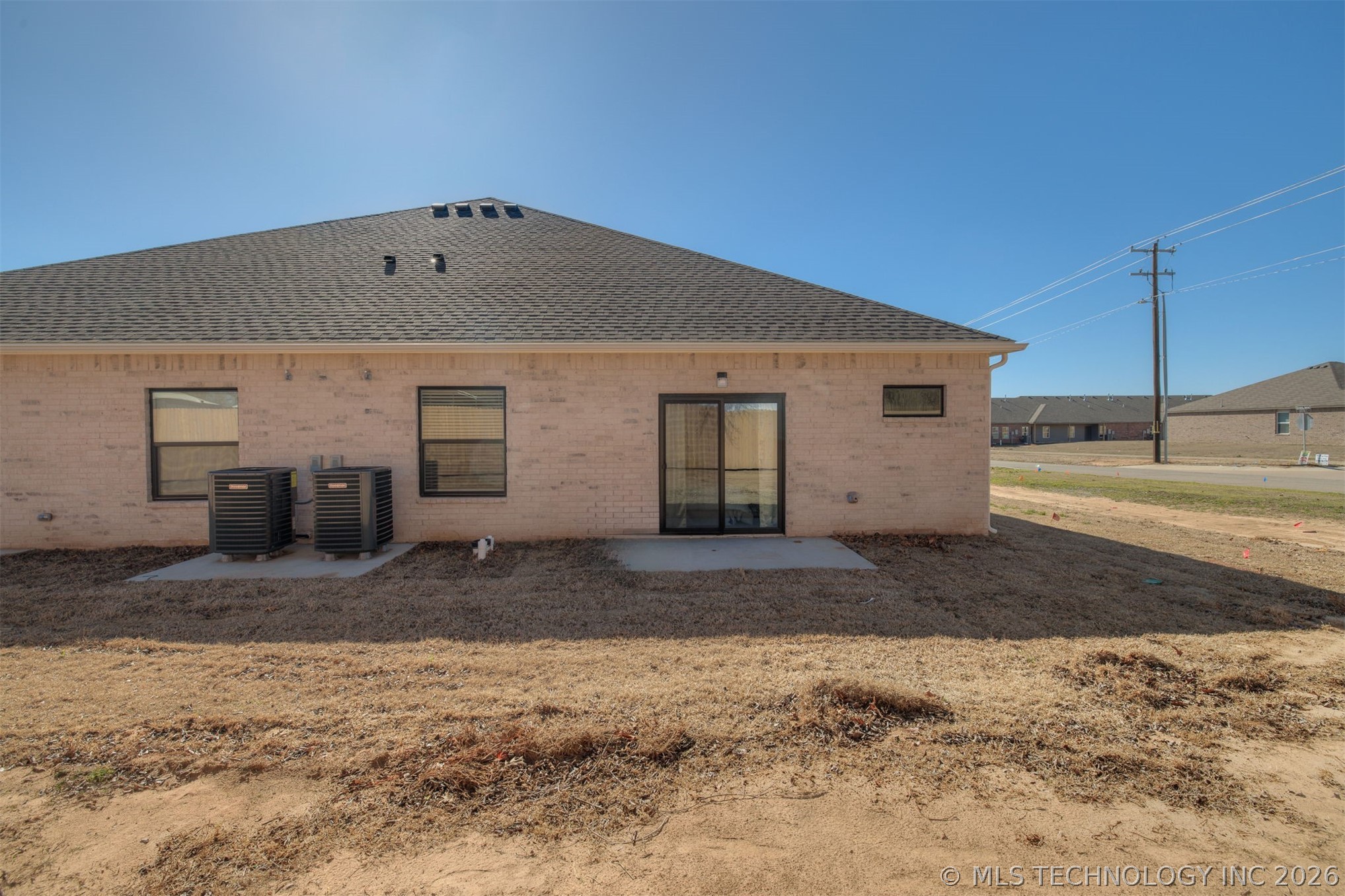 1010 Lovers Lane Property Photo 4