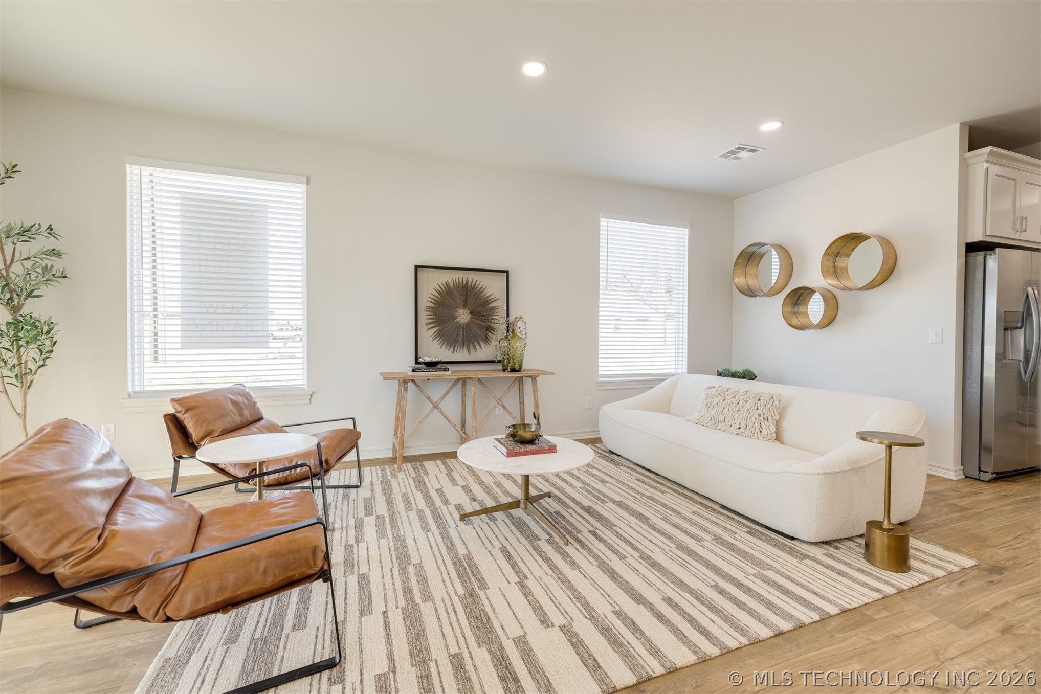 1010 Lovers Lane Property Photo 6