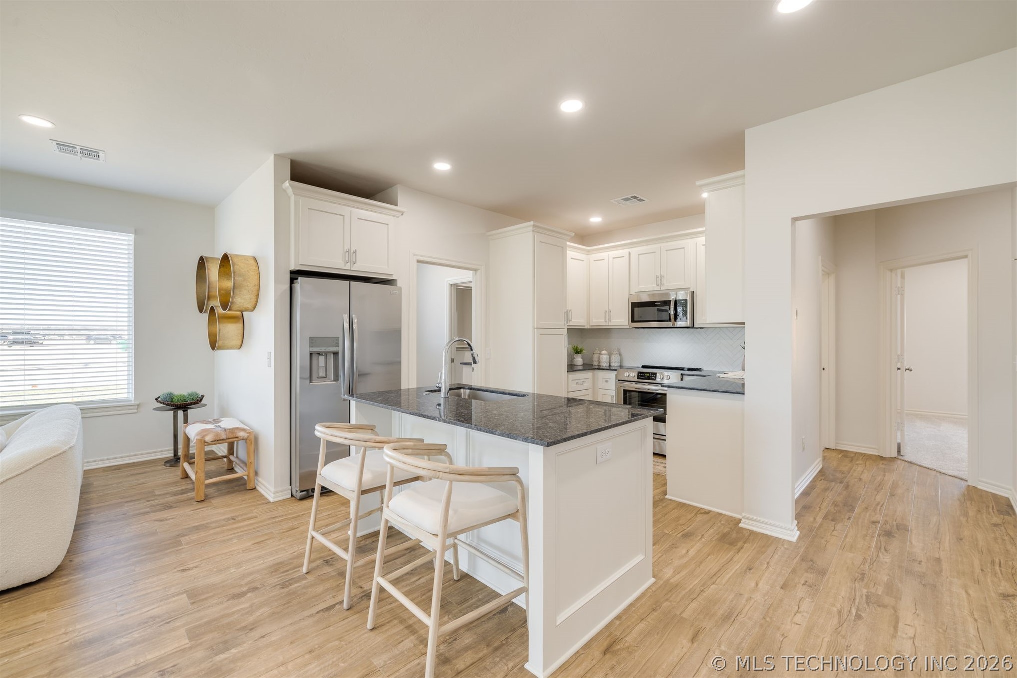 1010 Lovers Lane Property Photo 10