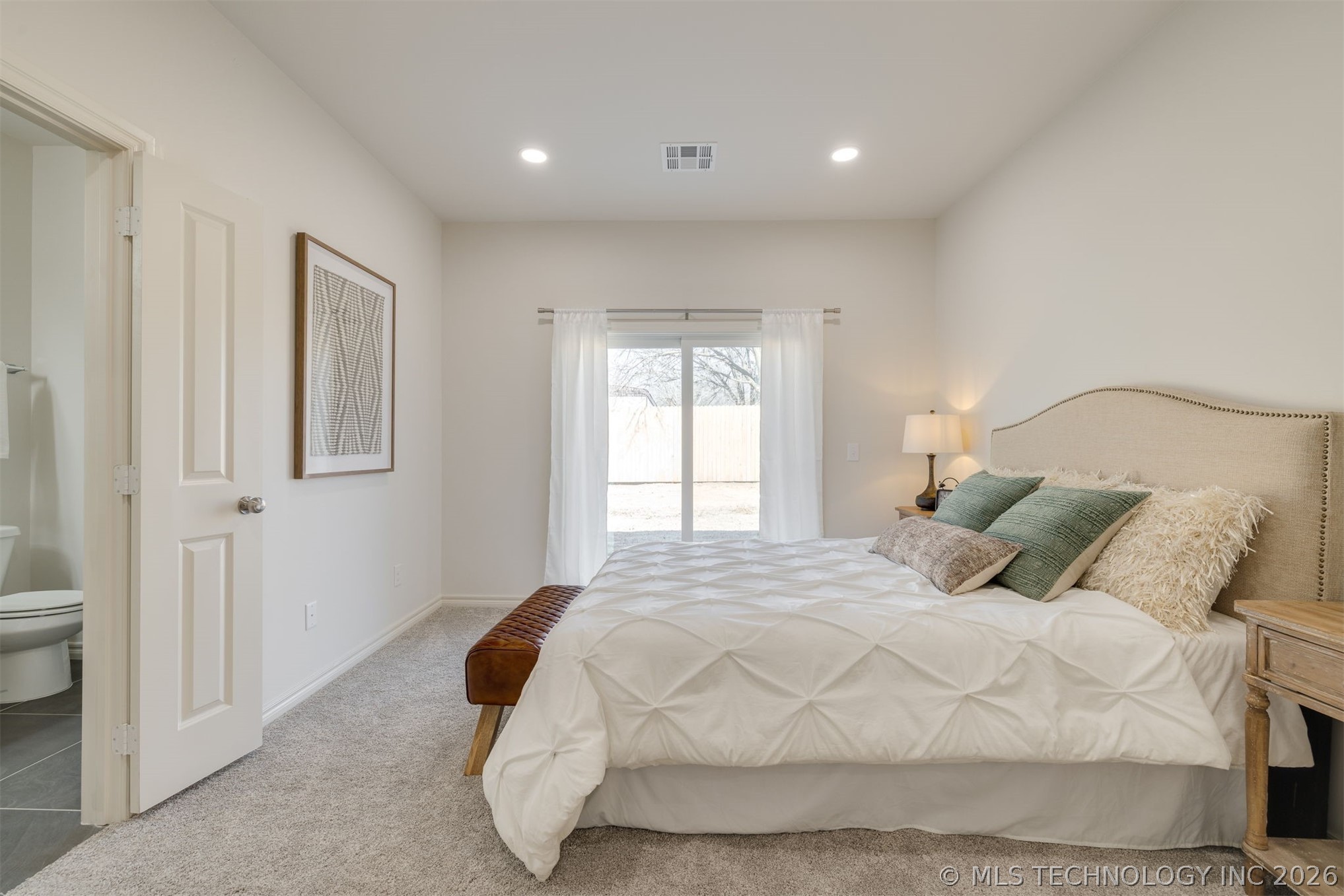 1010 Lovers Lane Property Photo 14
