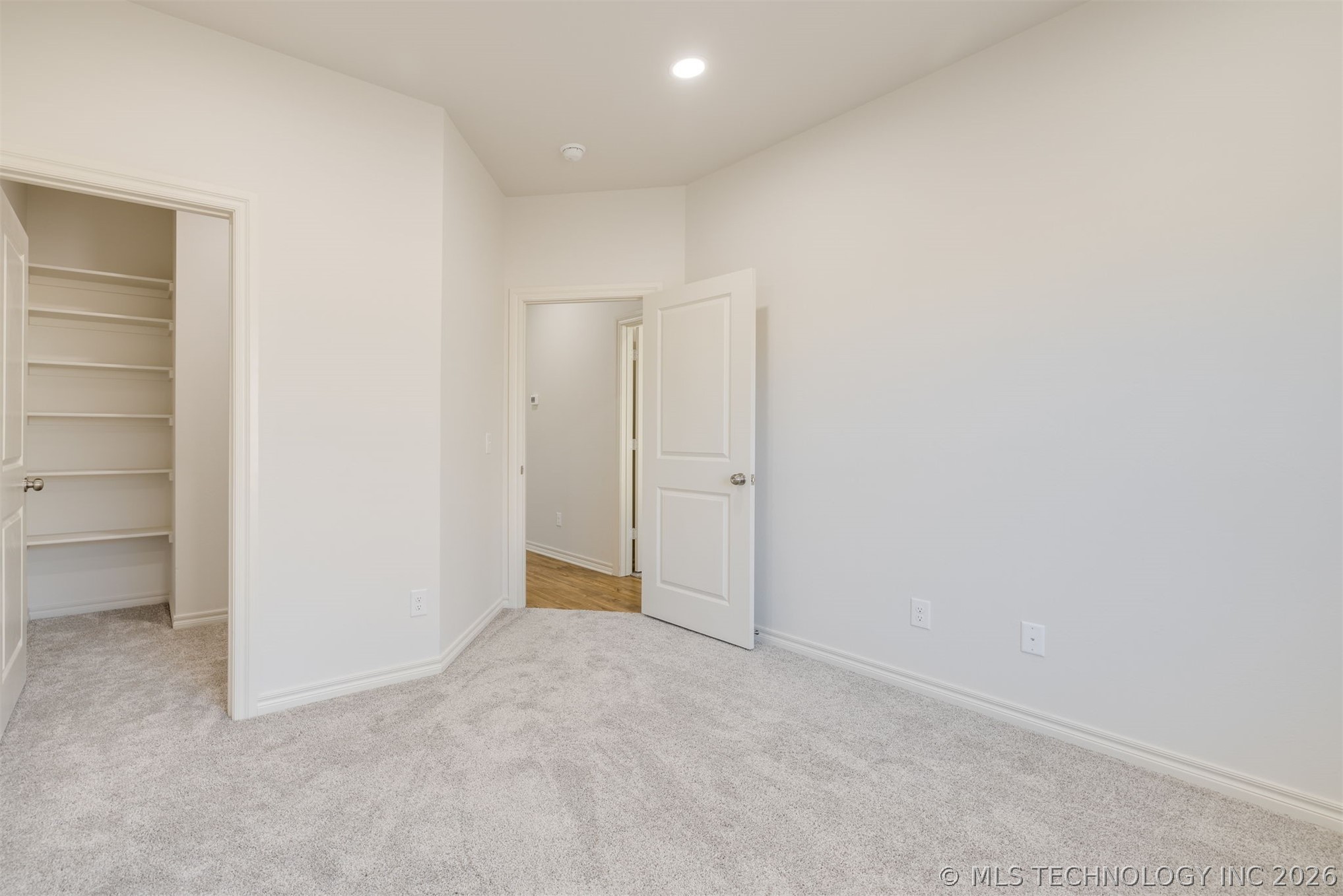 1010 Lovers Lane Property Photo 19