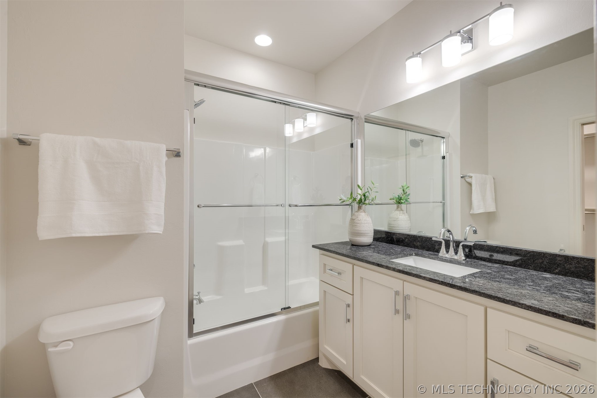 1010 Lovers Lane Property Photo 20