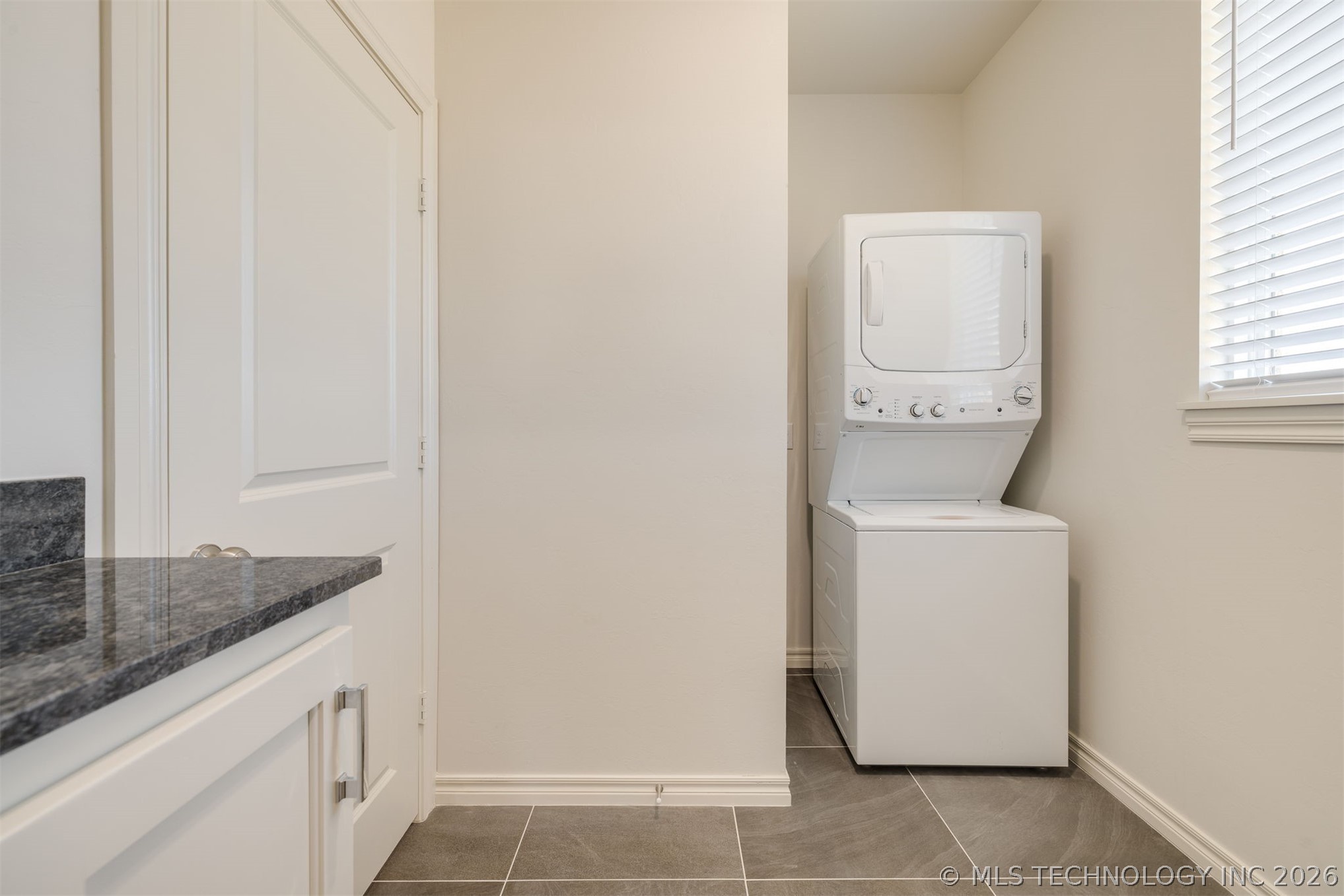 1010 Lovers Lane Property Photo 21