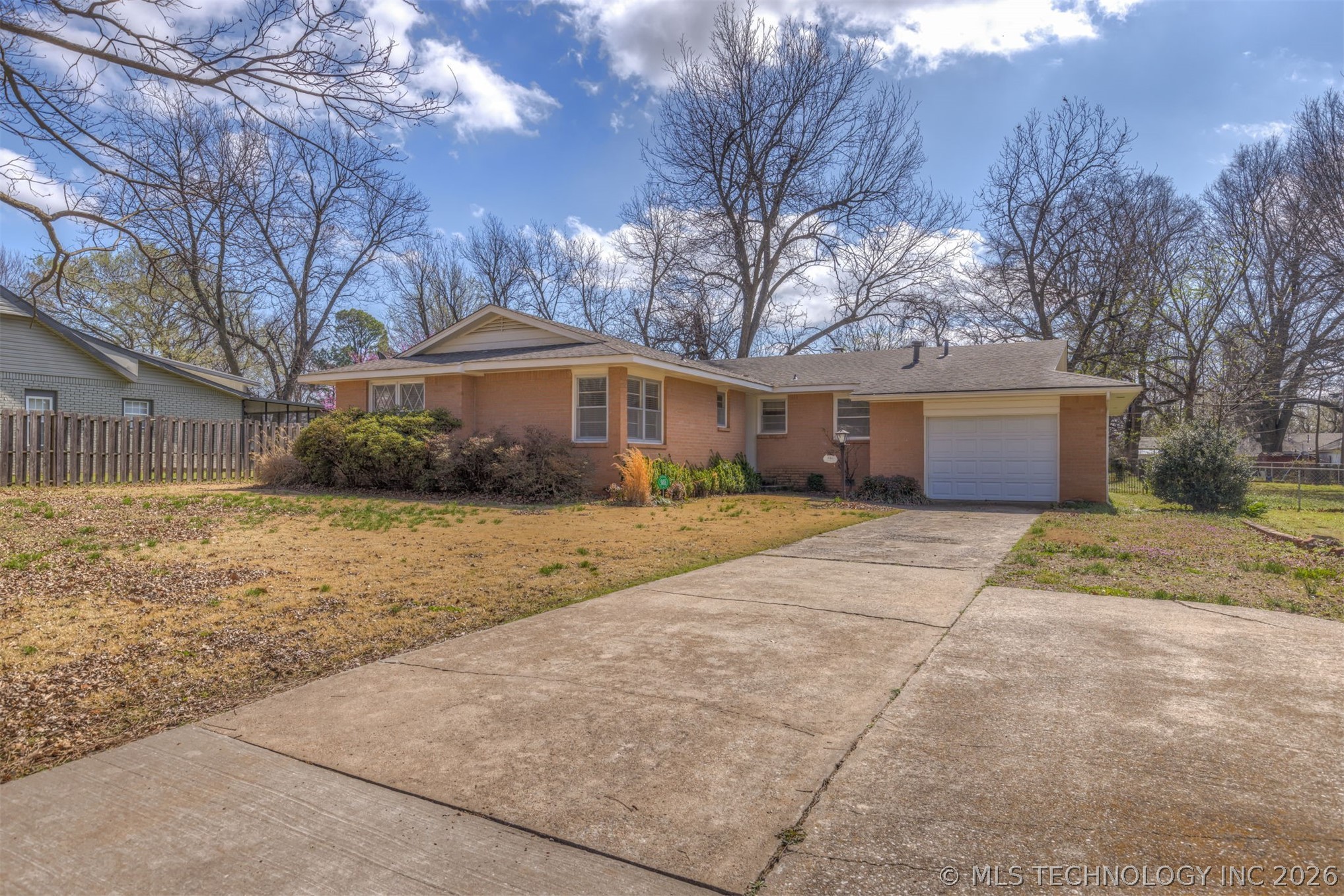 316 E Pecan Street Property Photo 1