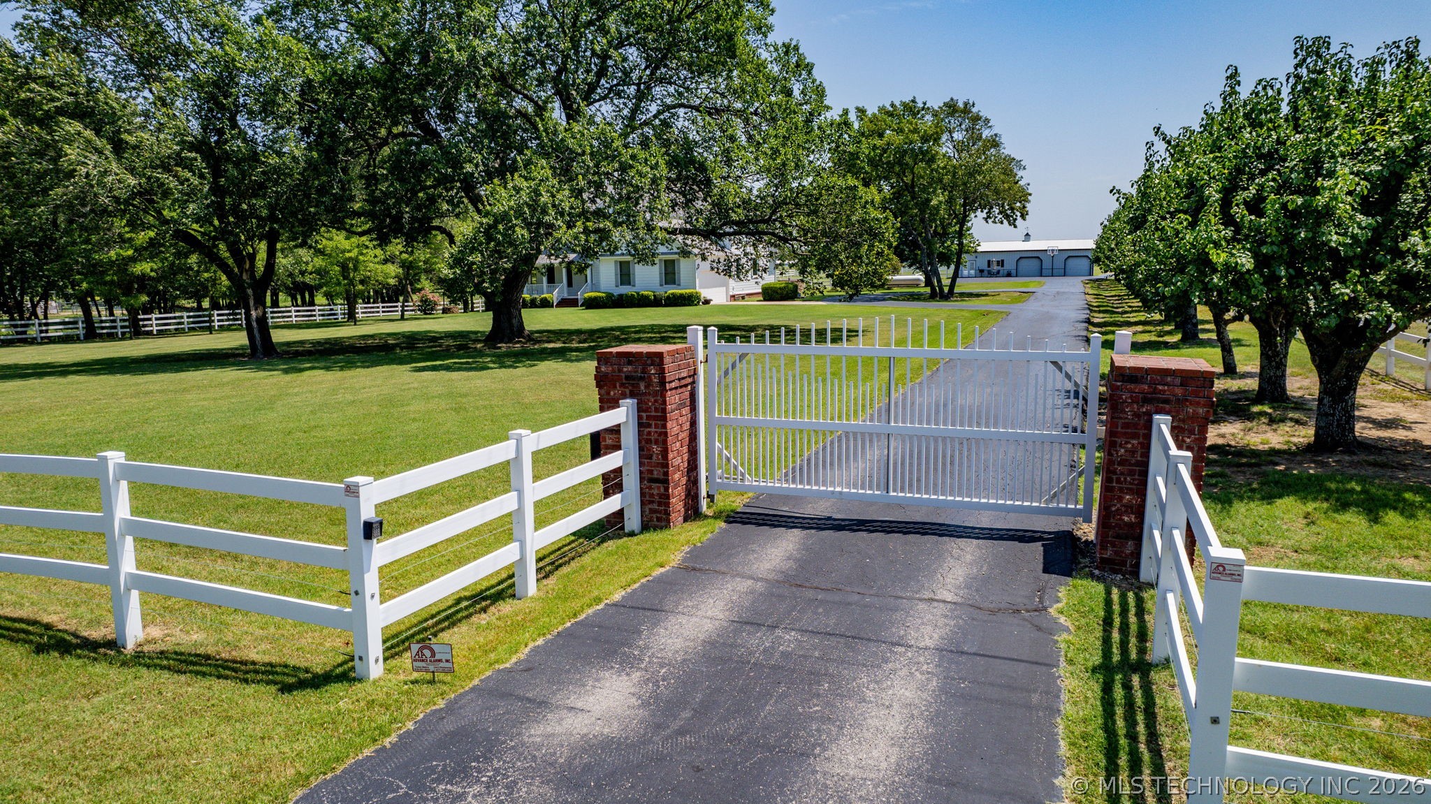 72878 S 230 Road Property Photo 2
