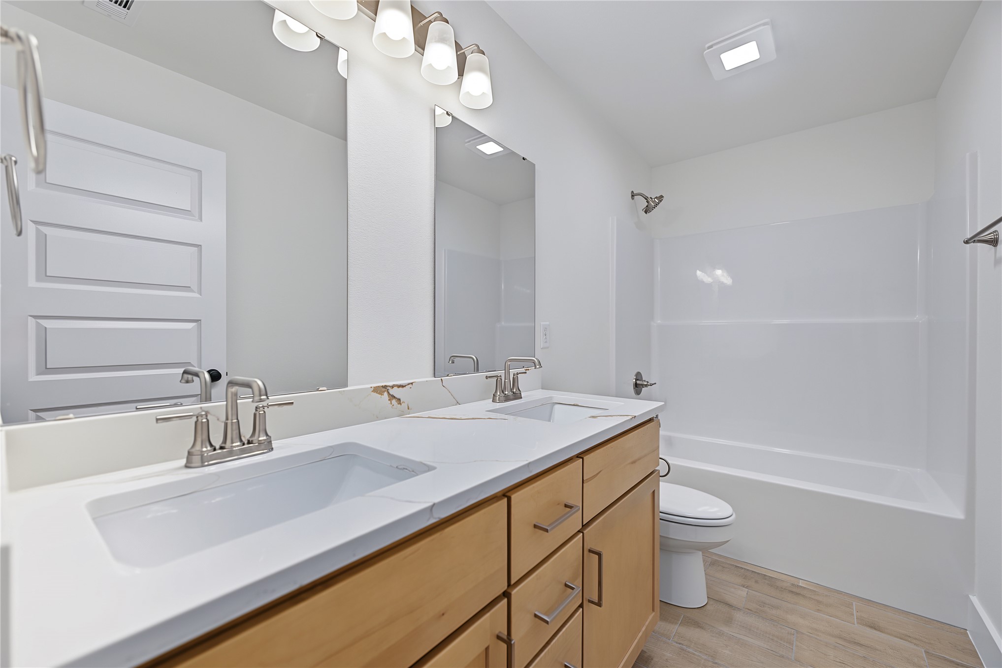 6101 N 30th Street Property Photo 4