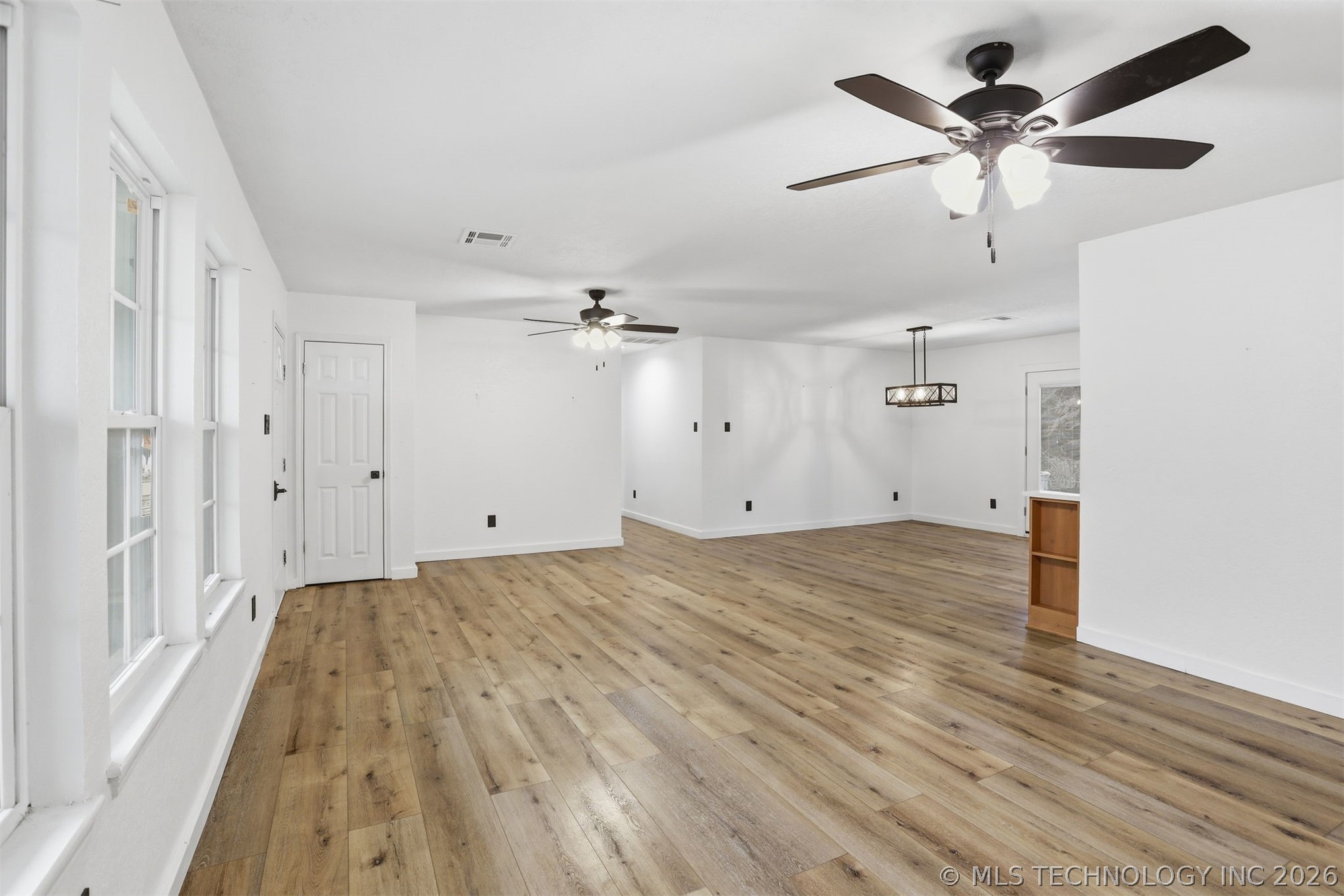 559 E 4th Street Property Photo 8