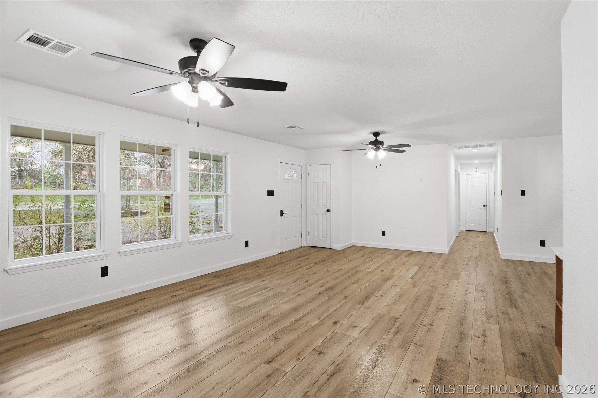 559 E 4th Street Property Photo 9