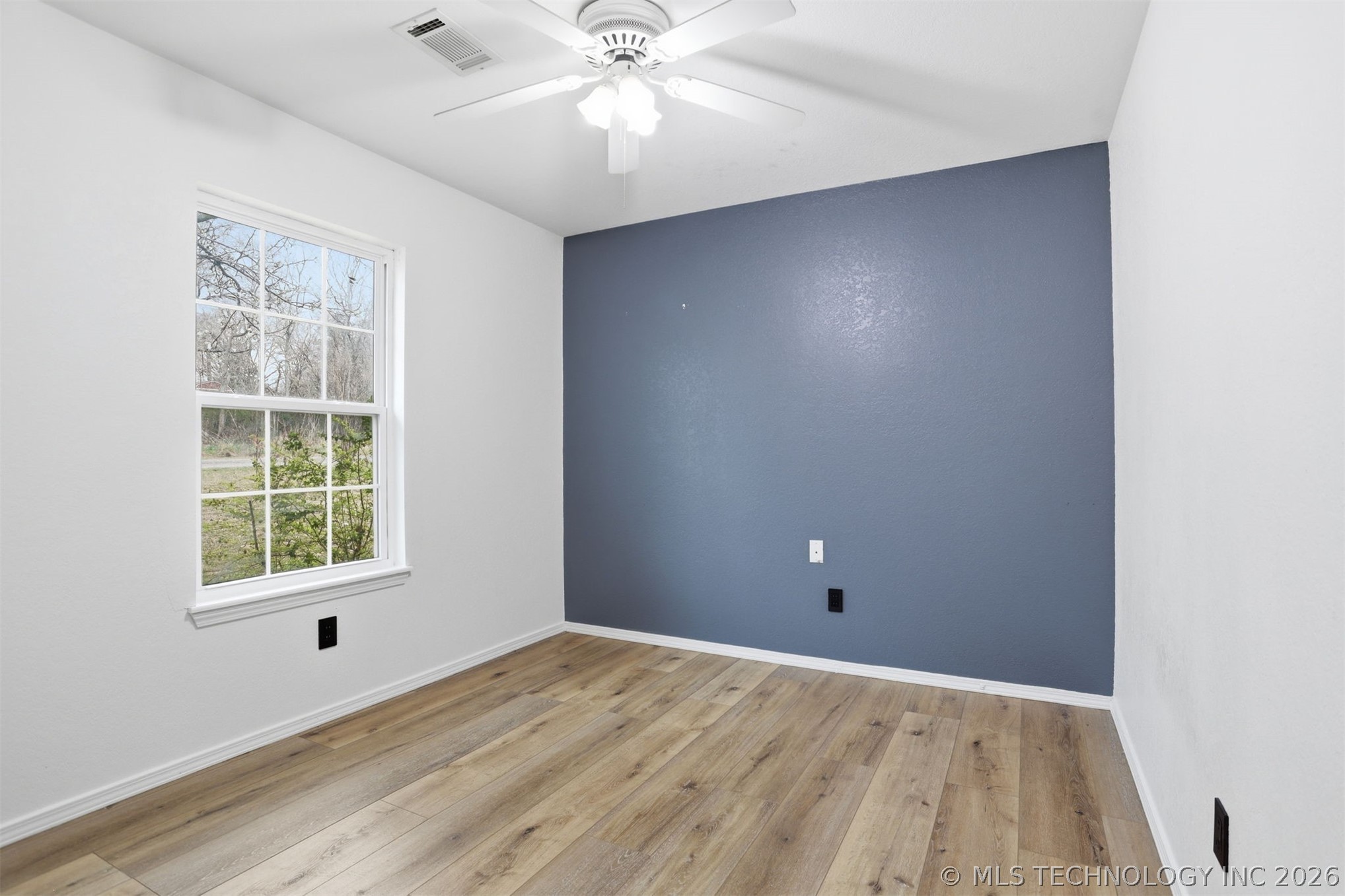 559 E 4th Street Property Photo 19
