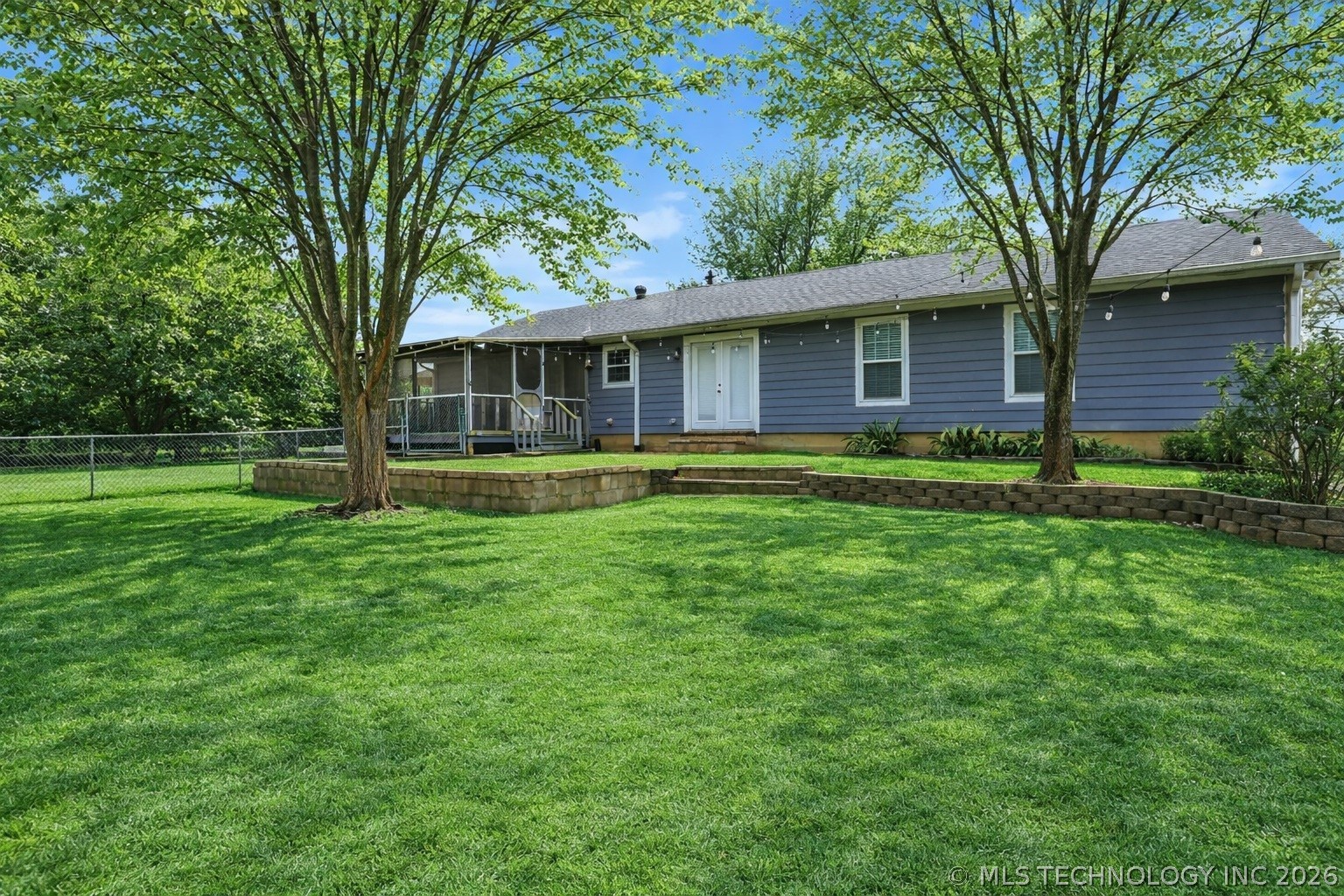 559 E 4th Street Property Photo 25
