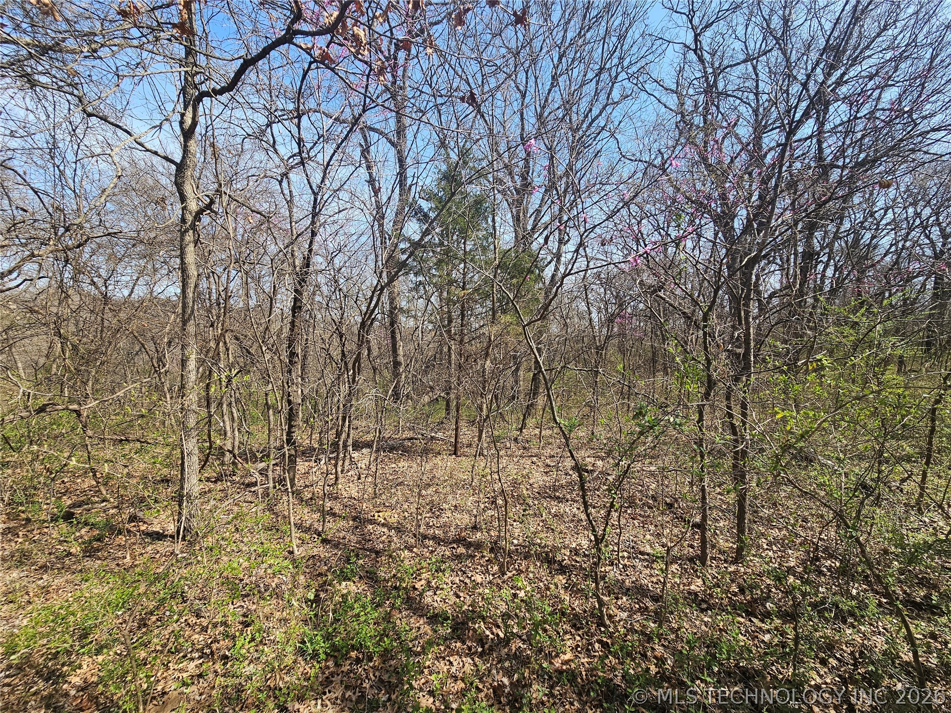 4 E 500 Road Property Photo 2