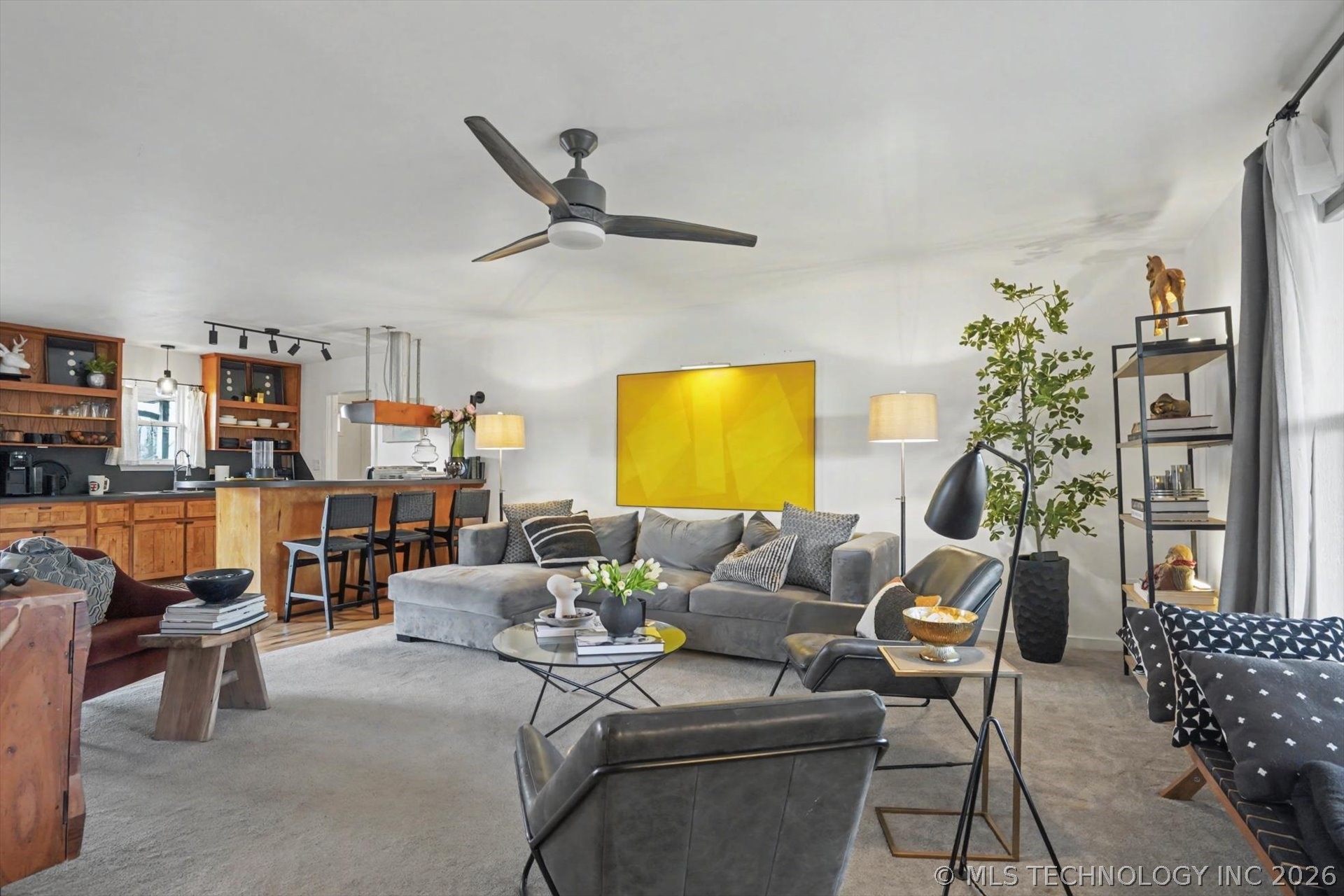 13736 W Teel Road Property Photo 6