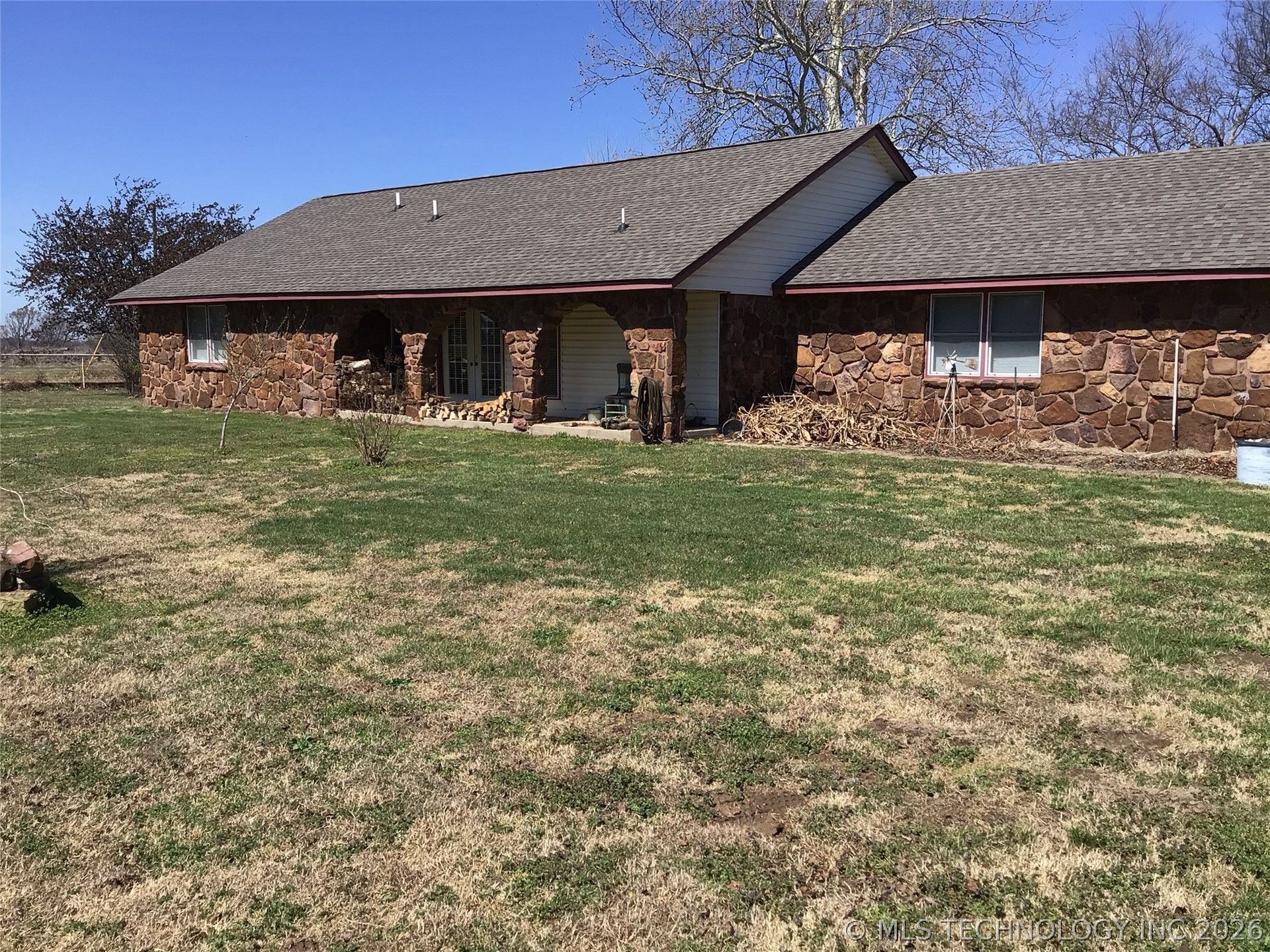 15055 E 412 Highway Property Photo 1