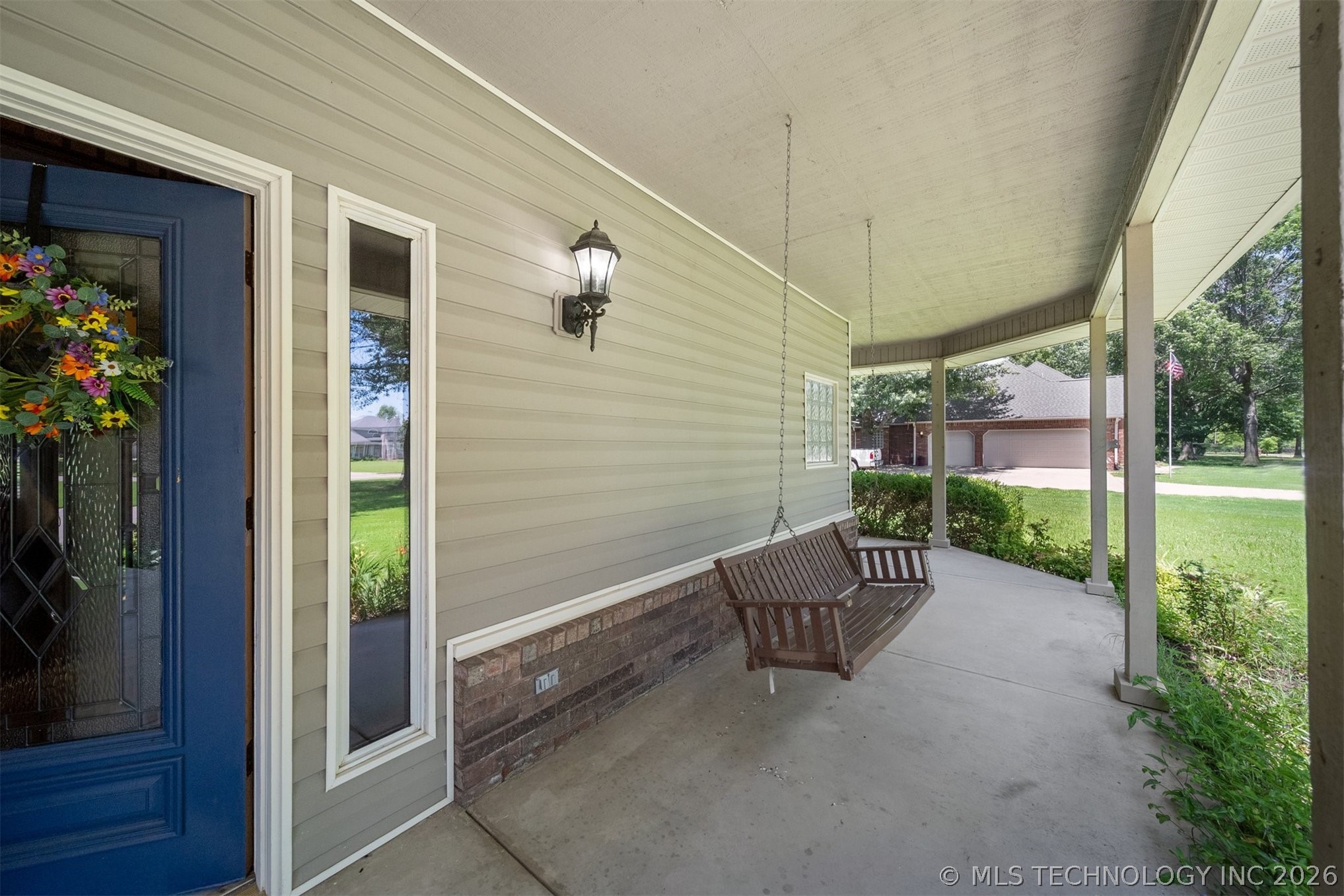 1805 Ne Oakridge Drive Property Photo 11