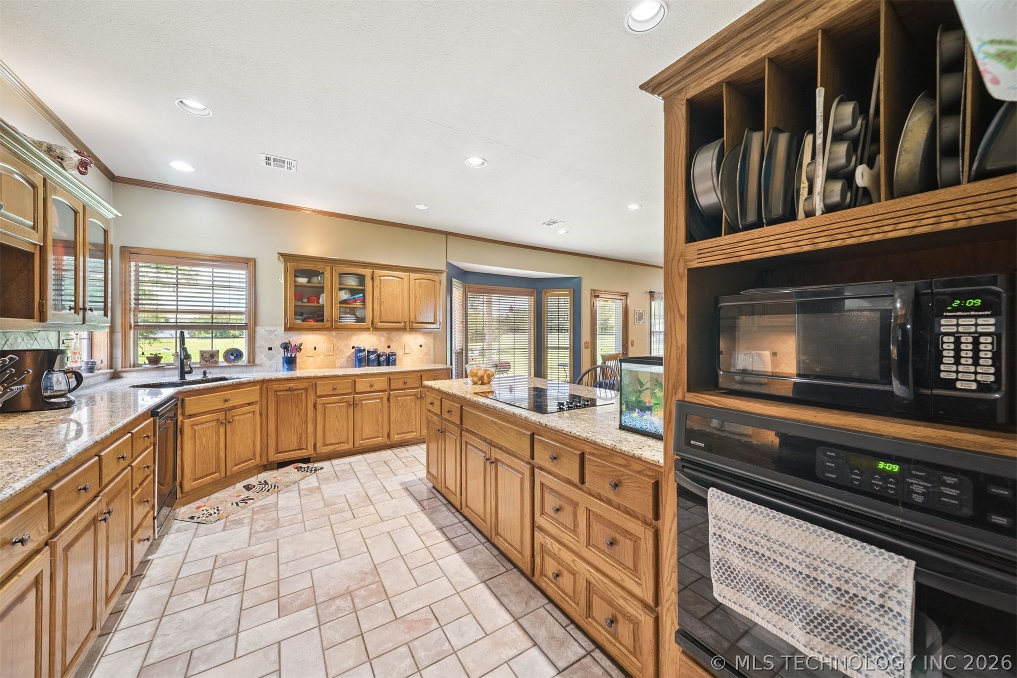 1805 Ne Oakridge Drive Property Photo 24
