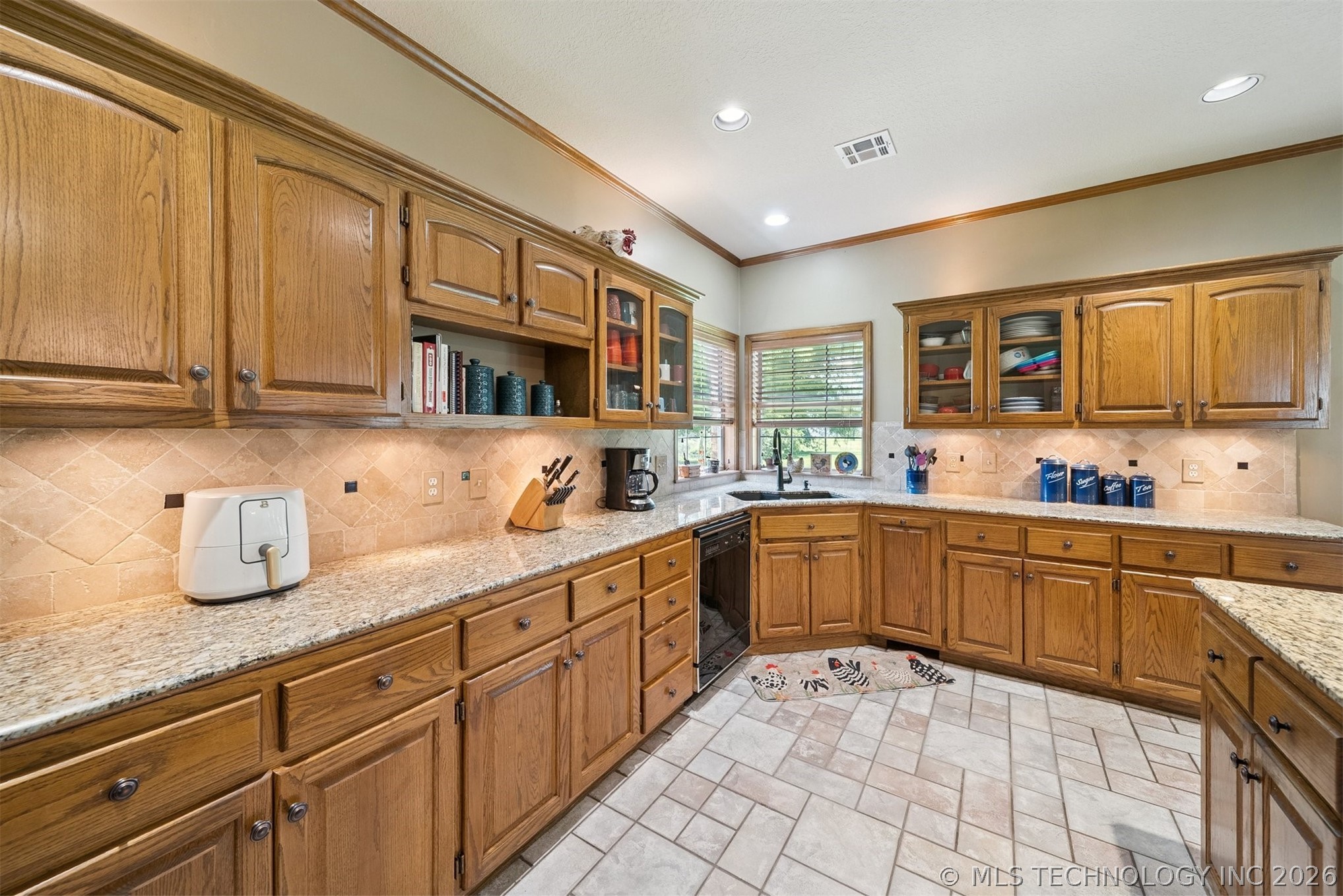 1805 Ne Oakridge Drive Property Photo 25