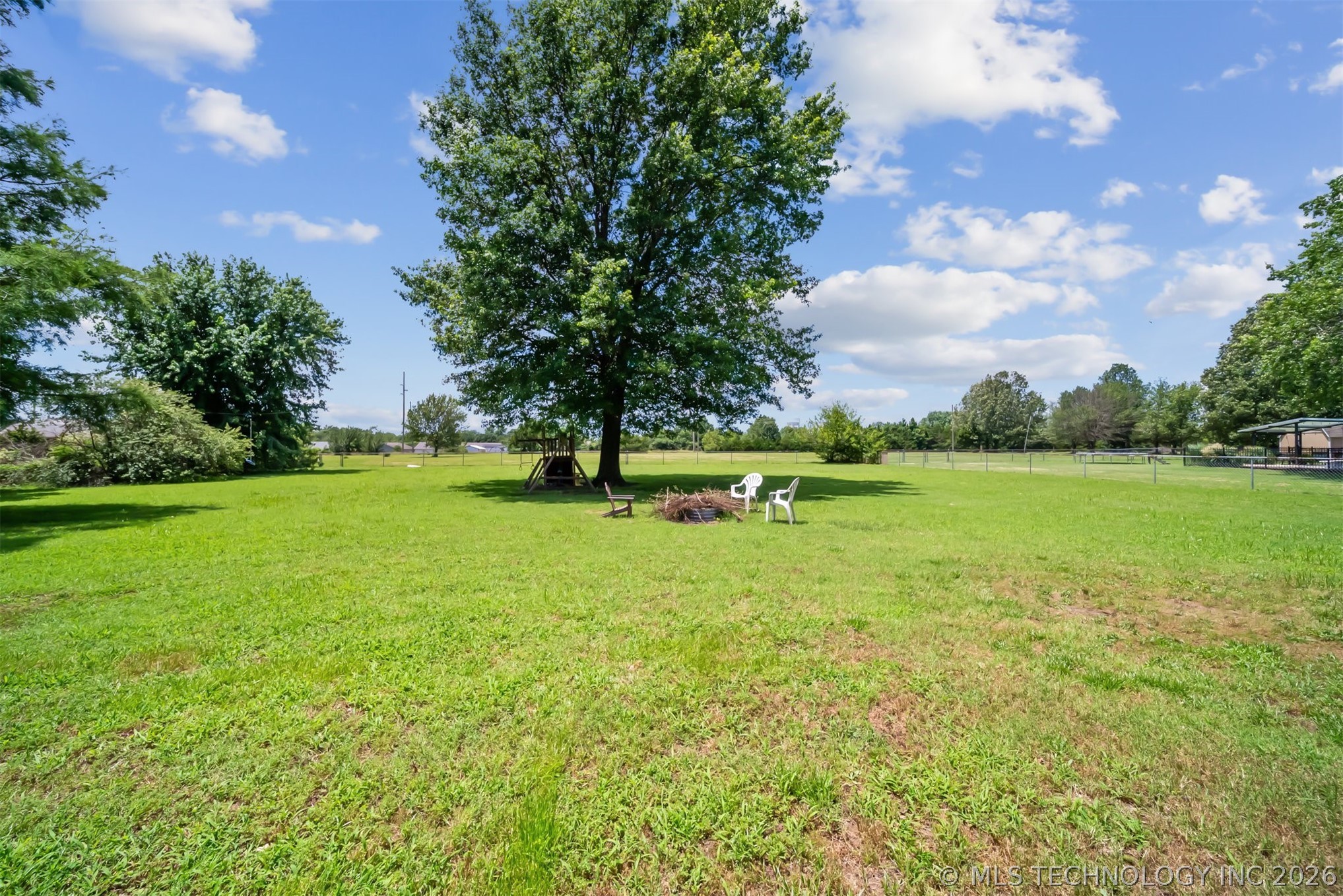 1805 Ne Oakridge Drive Property Photo 40